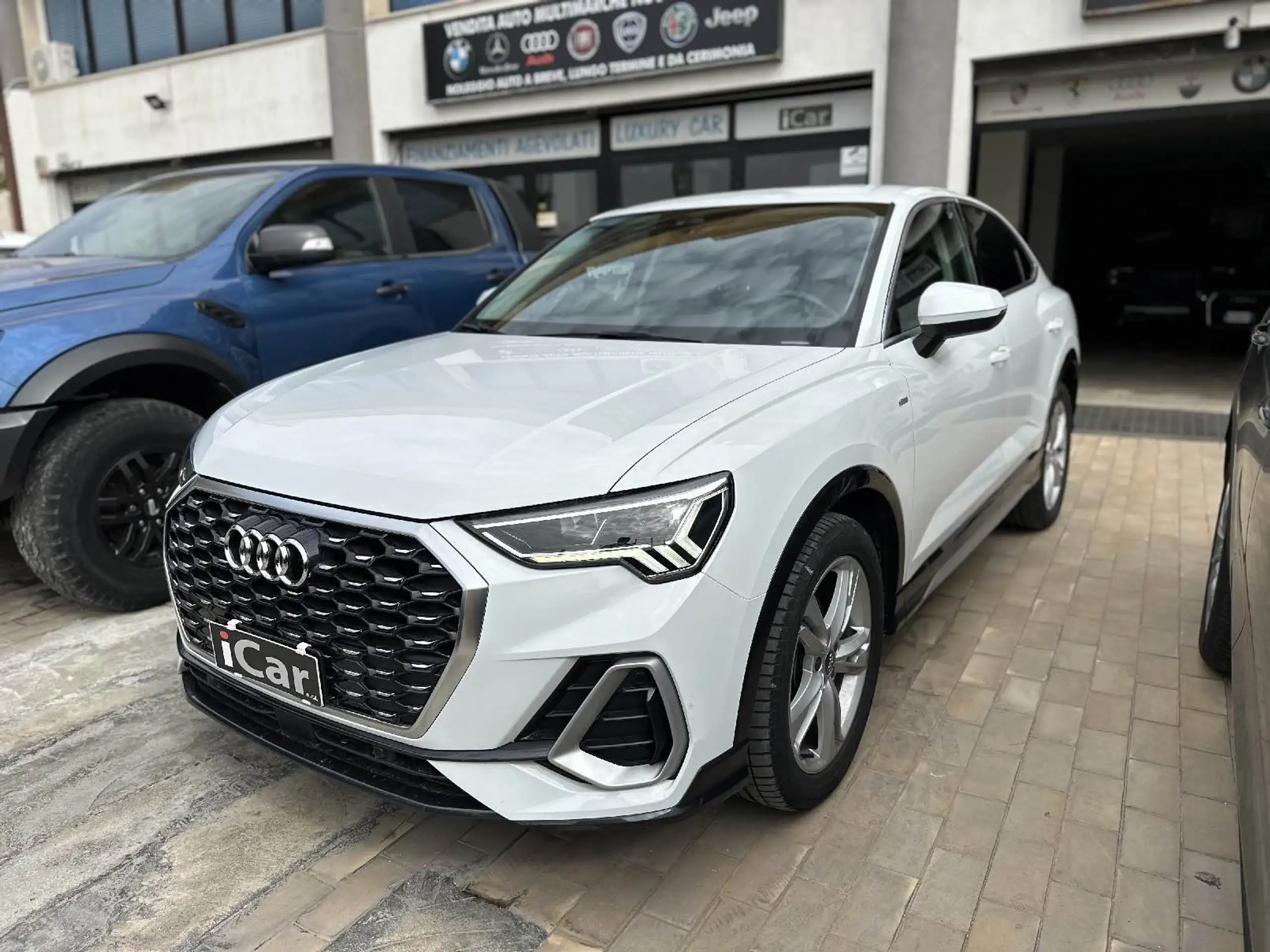 Audi - Q3