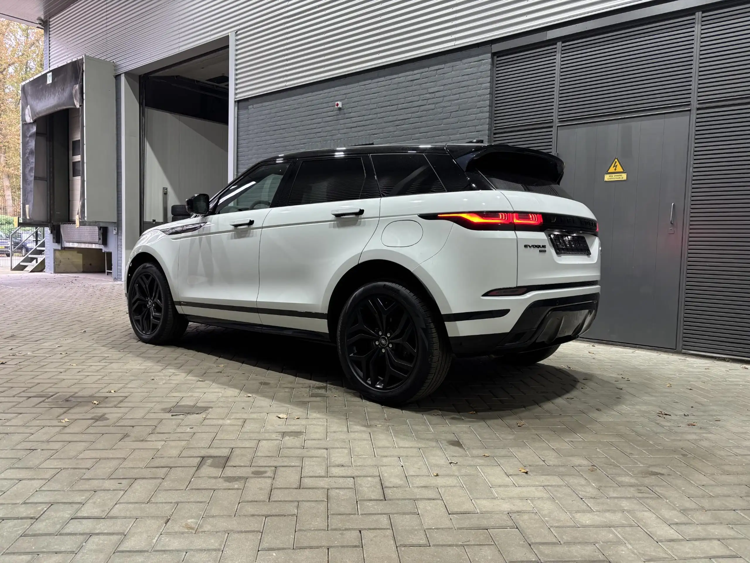 Land Rover - Range Rover Evoque