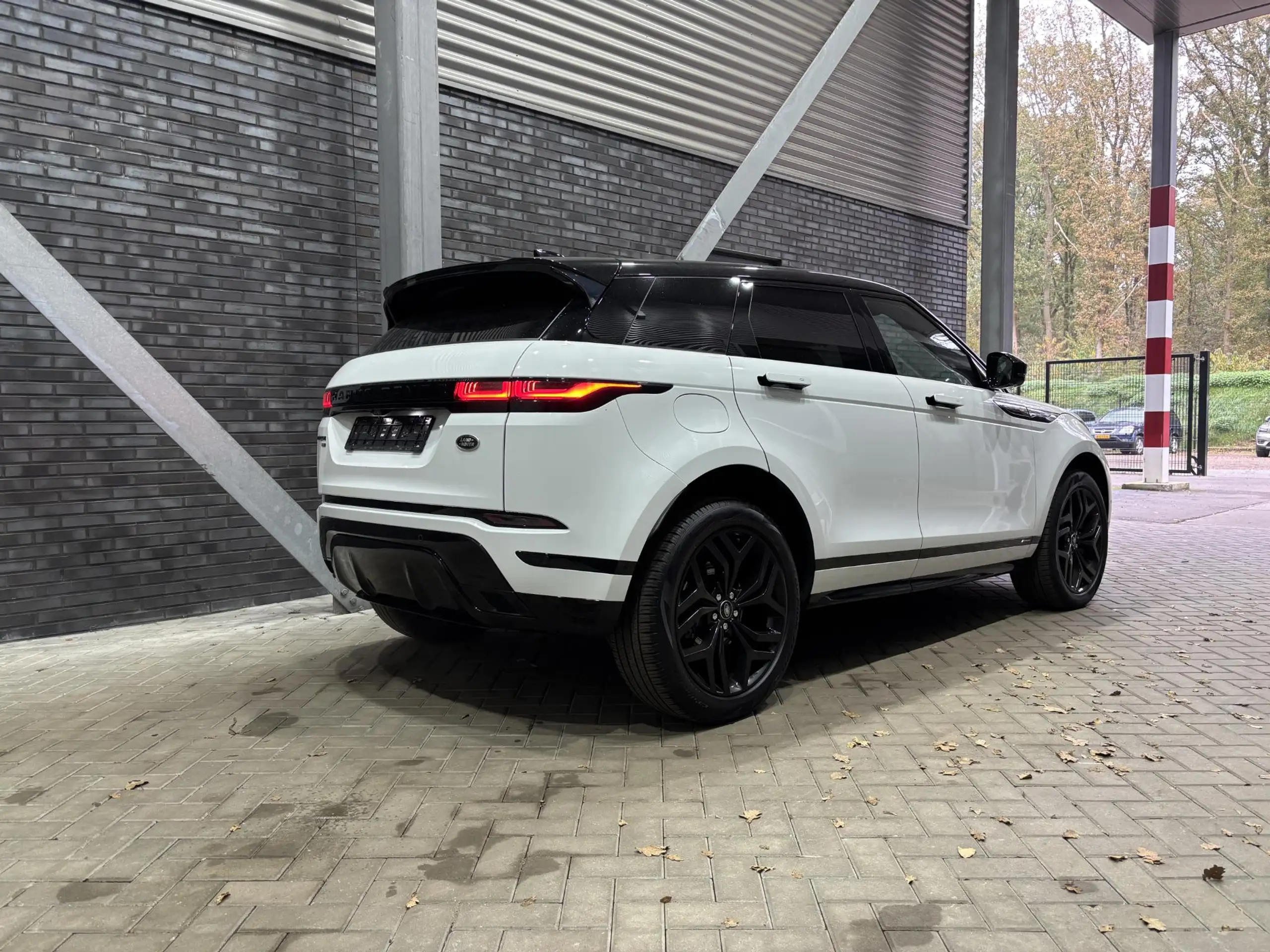 Land Rover - Range Rover Evoque