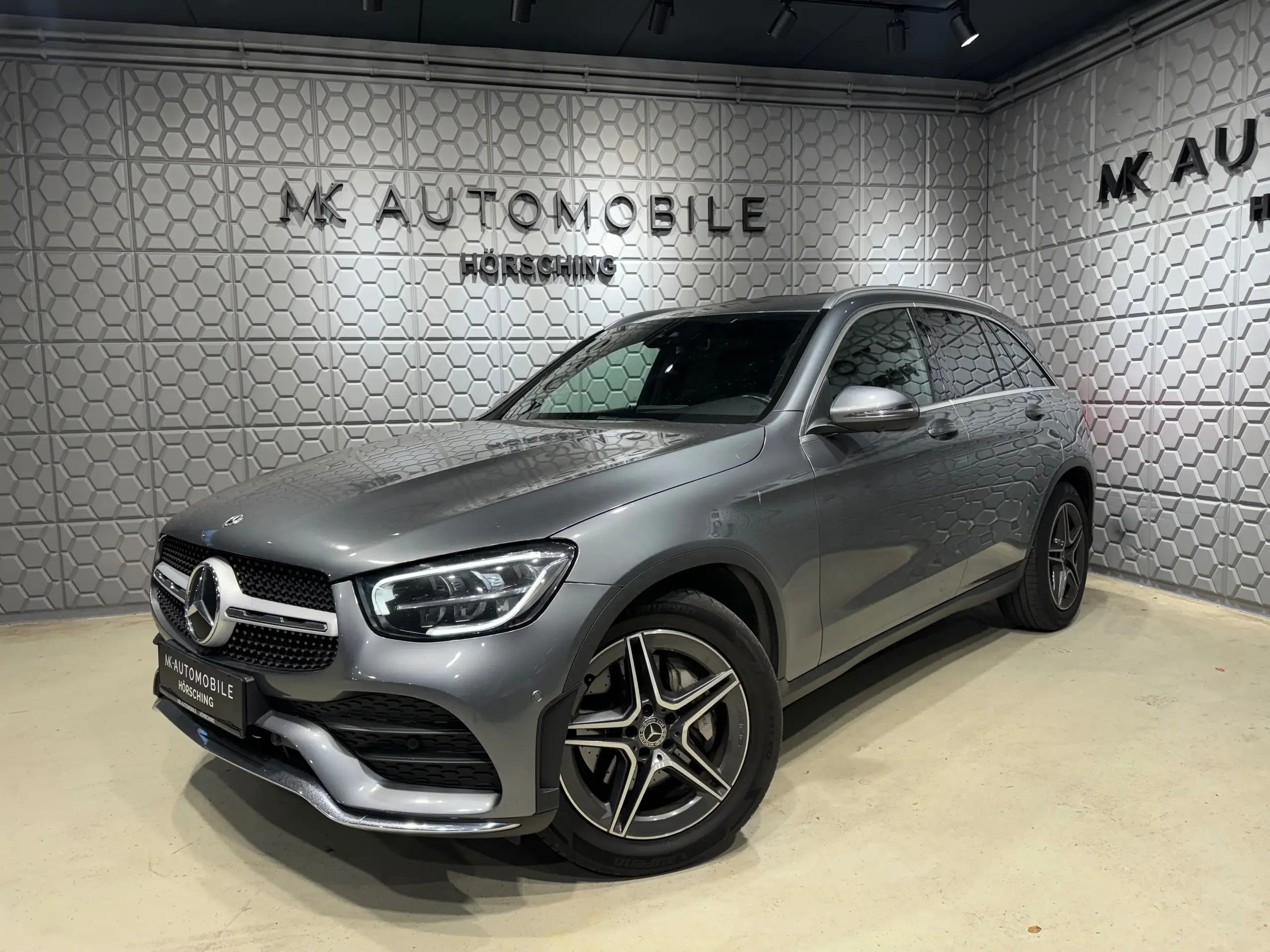 Mercedes-Benz - GLC 220