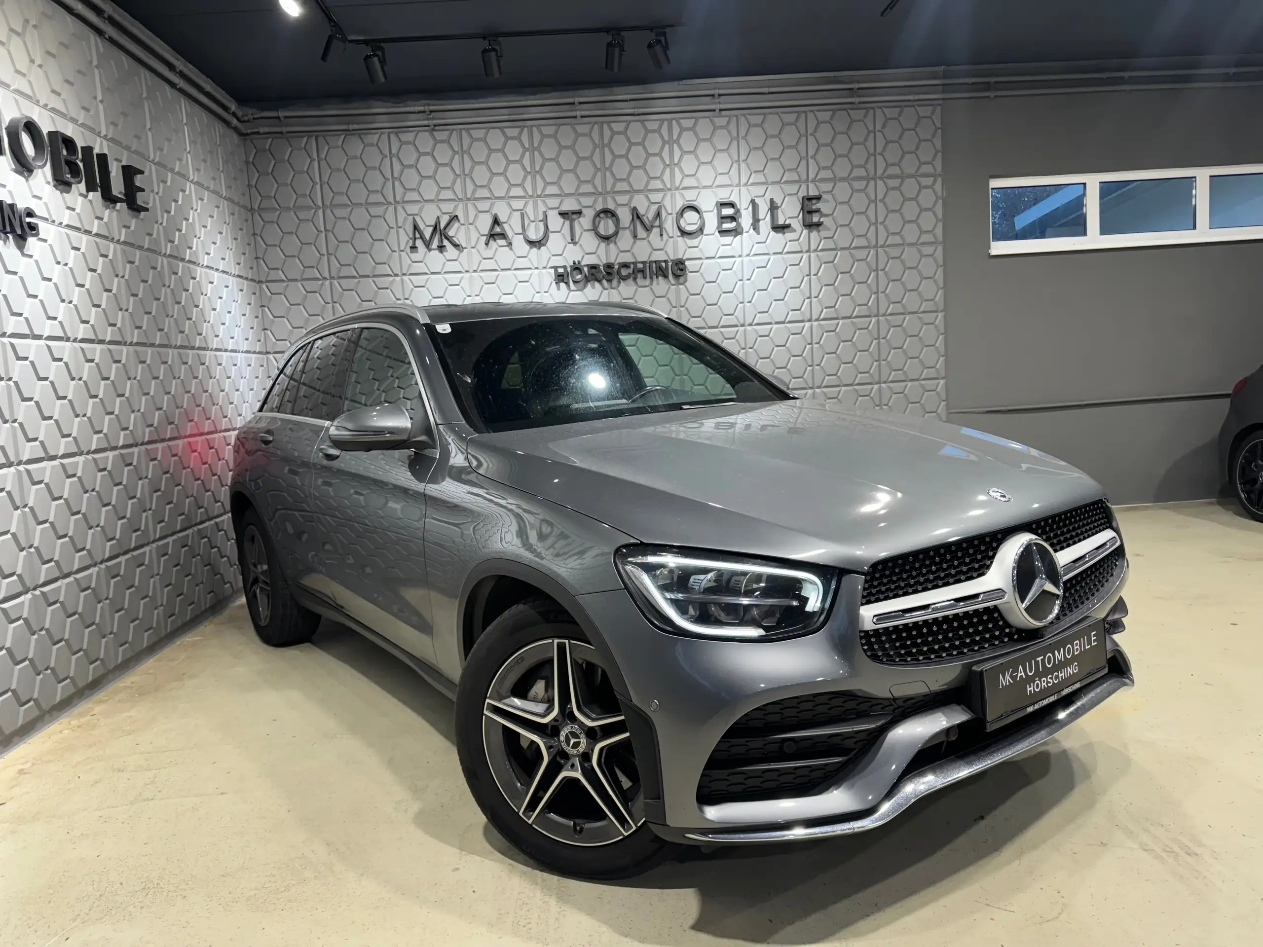 Mercedes-Benz - GLC 220