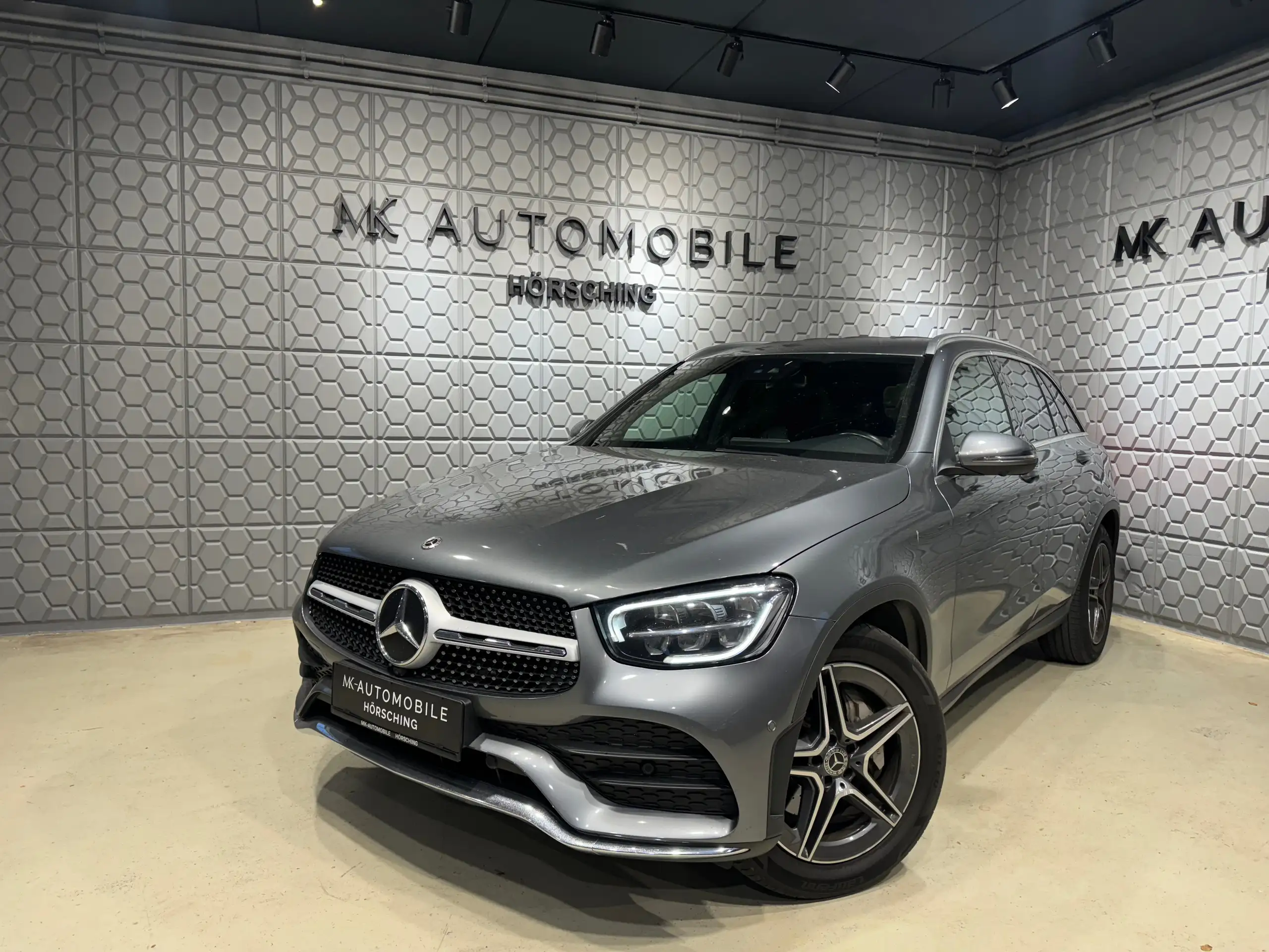 Mercedes-Benz - GLC 220