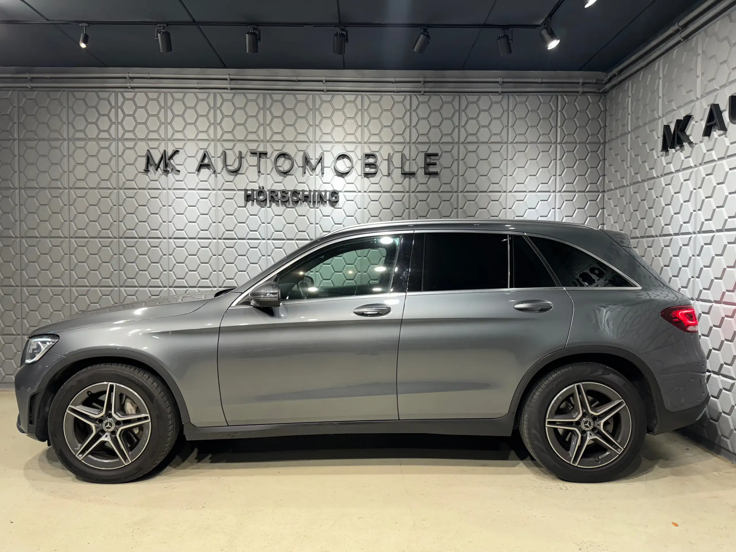 Mercedes-Benz - GLC 220