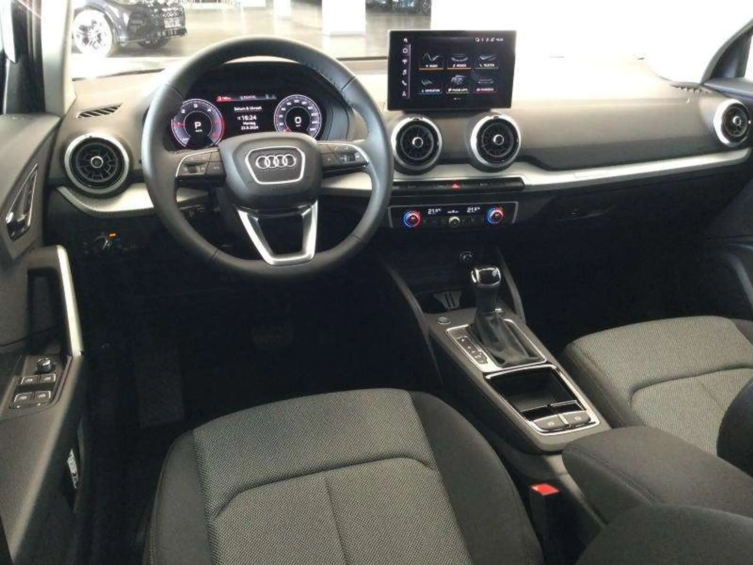 Audi - Q2