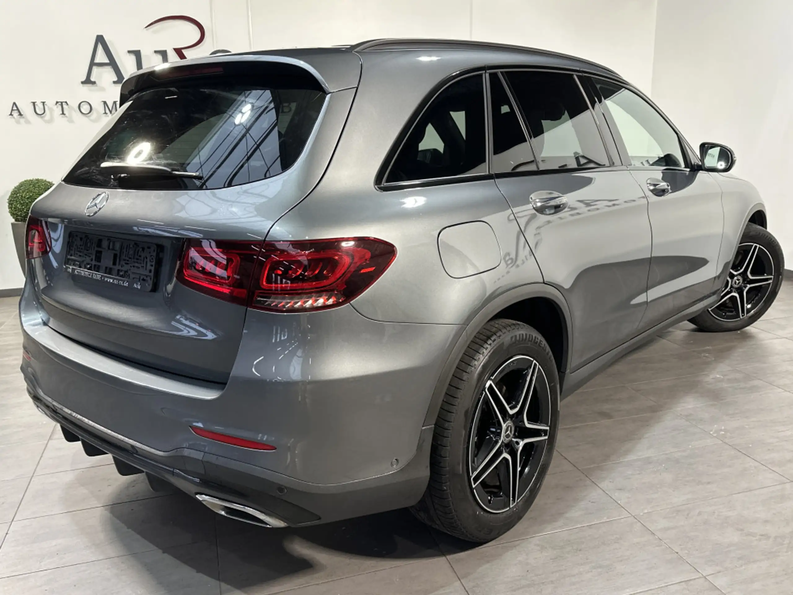 Mercedes-Benz - GLC 300