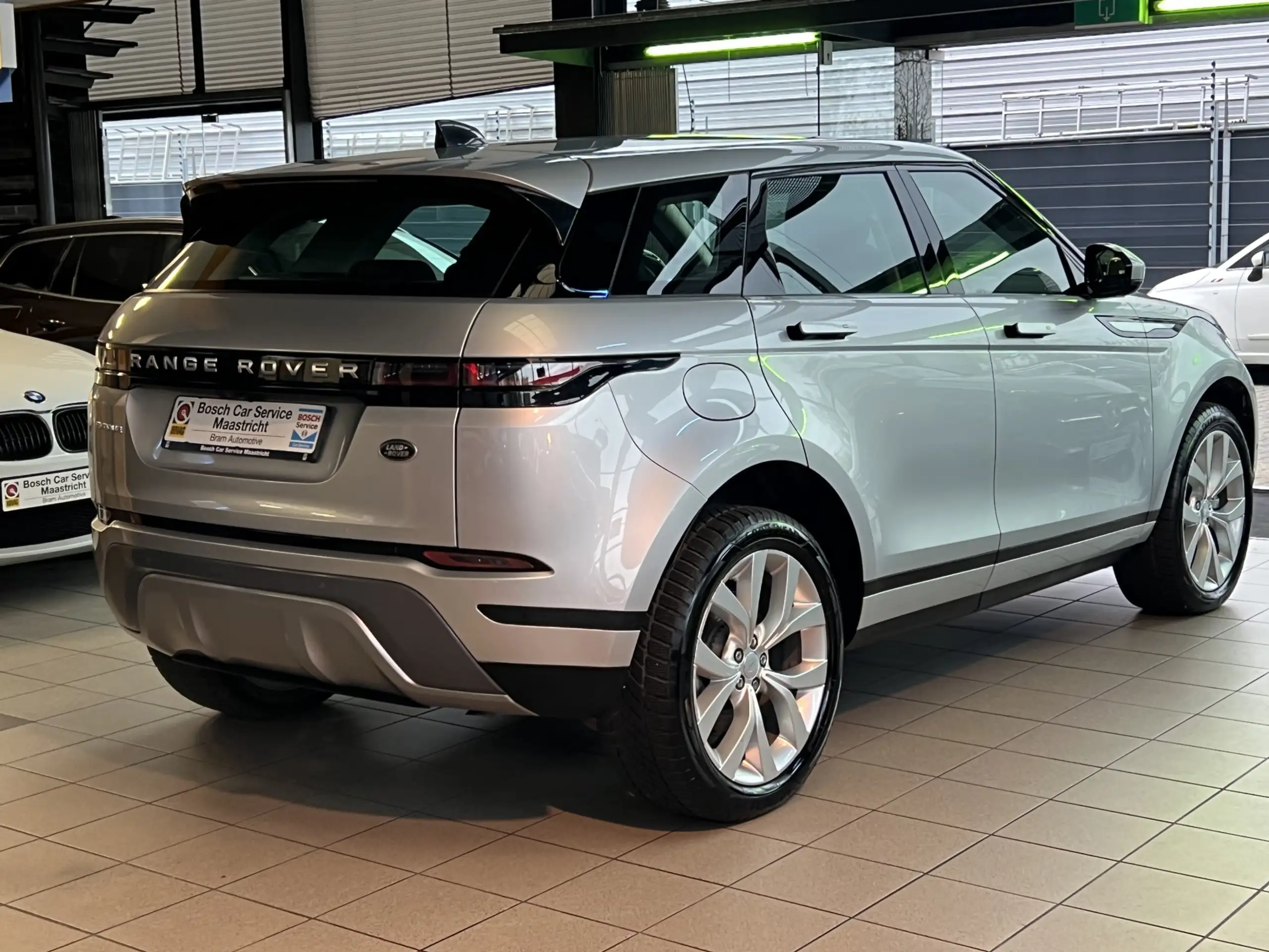 Land Rover - Range Rover Evoque