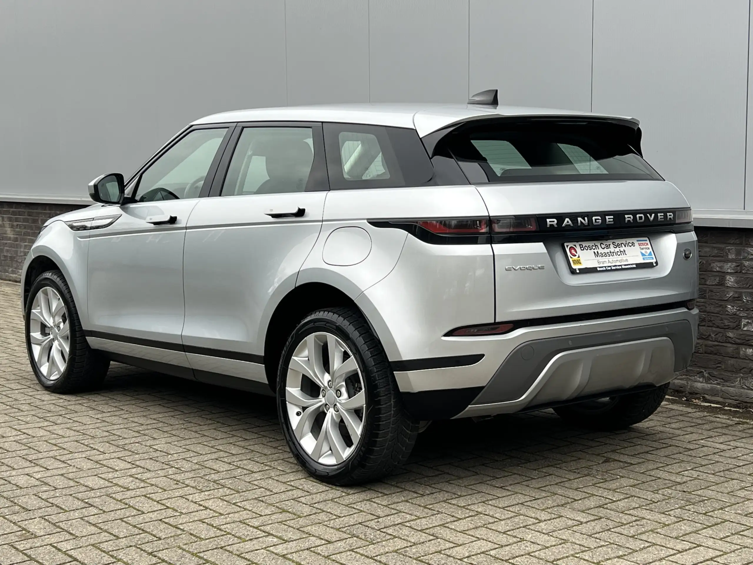 Land Rover - Range Rover Evoque