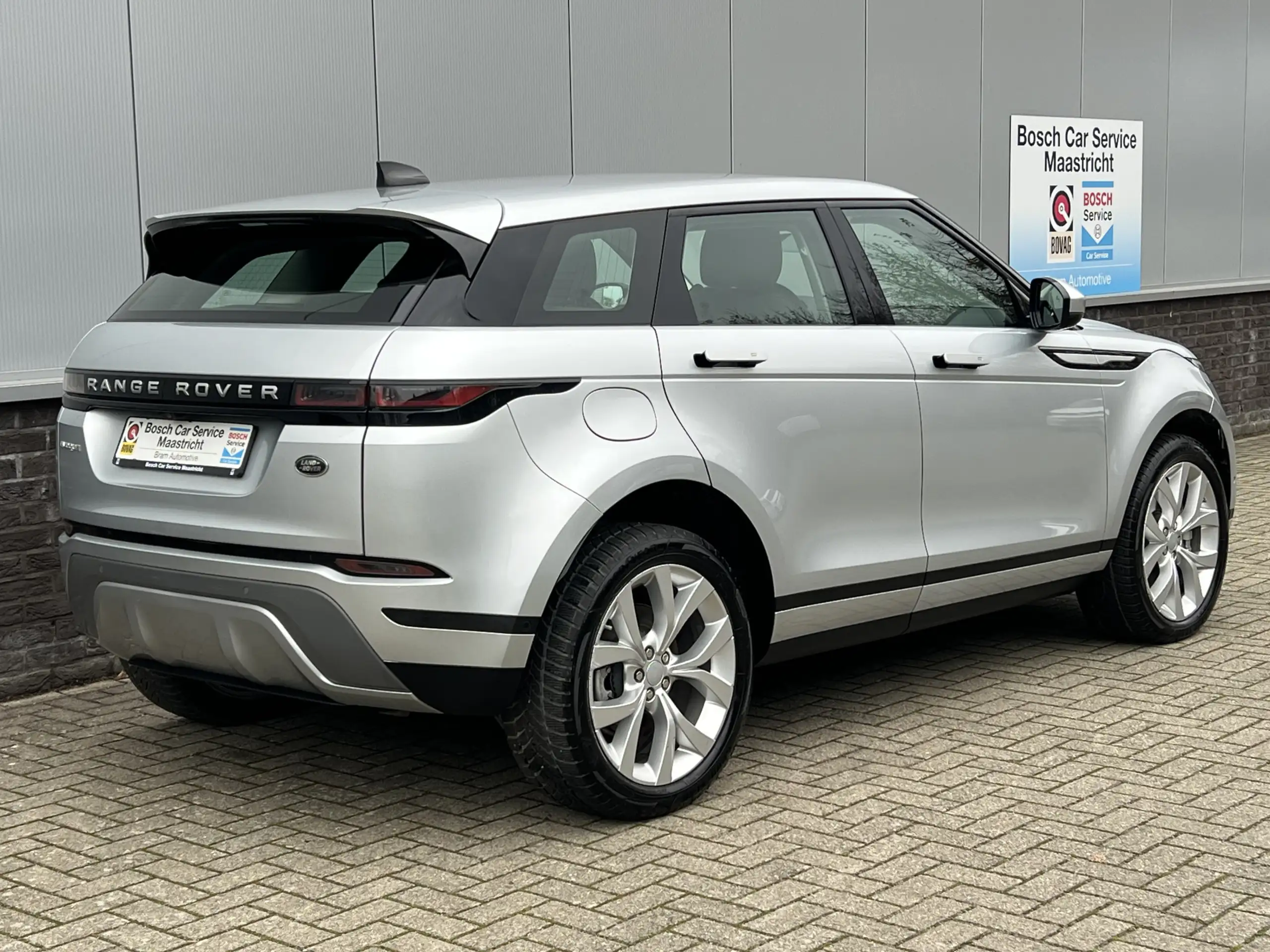 Land Rover - Range Rover Evoque