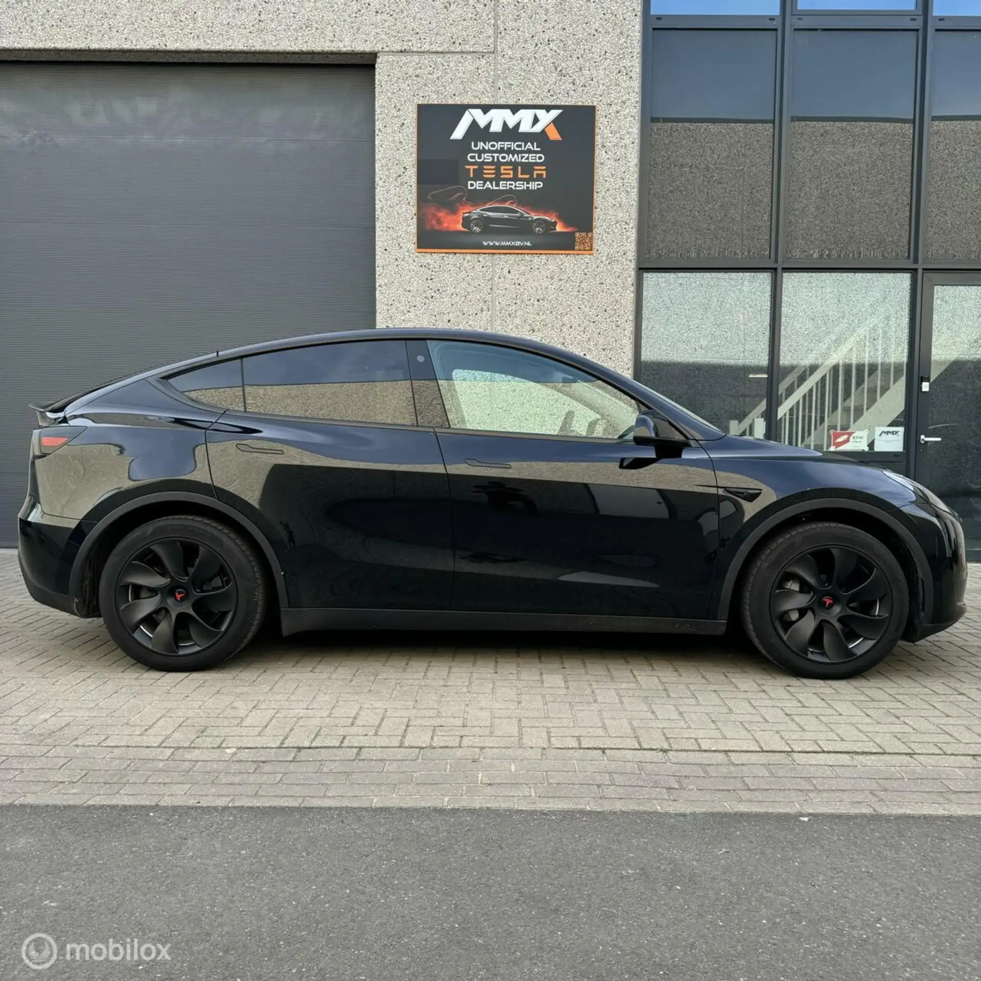 Tesla - Model Y