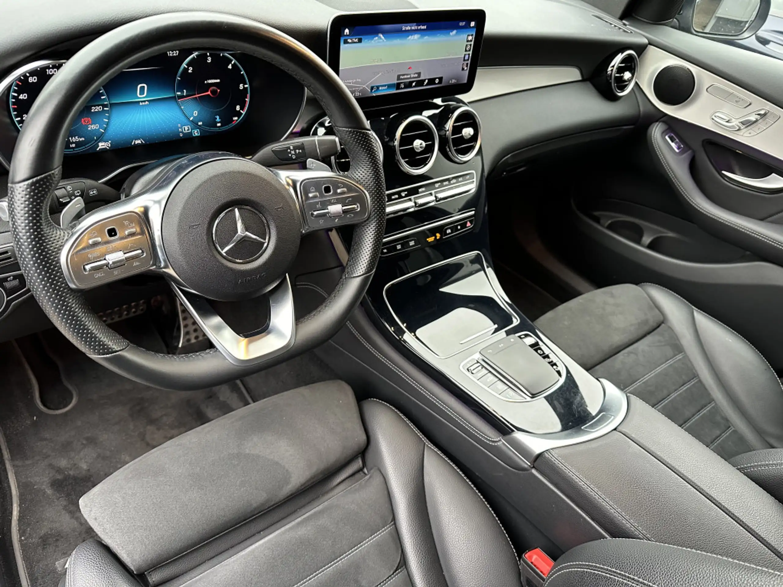 Mercedes-Benz - GLC 220