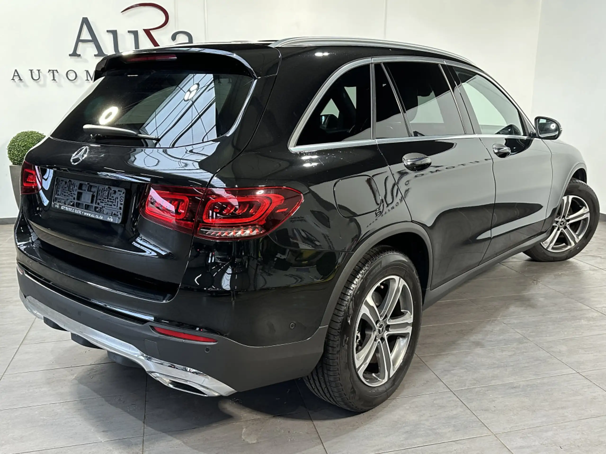 Mercedes-Benz - GLC 220