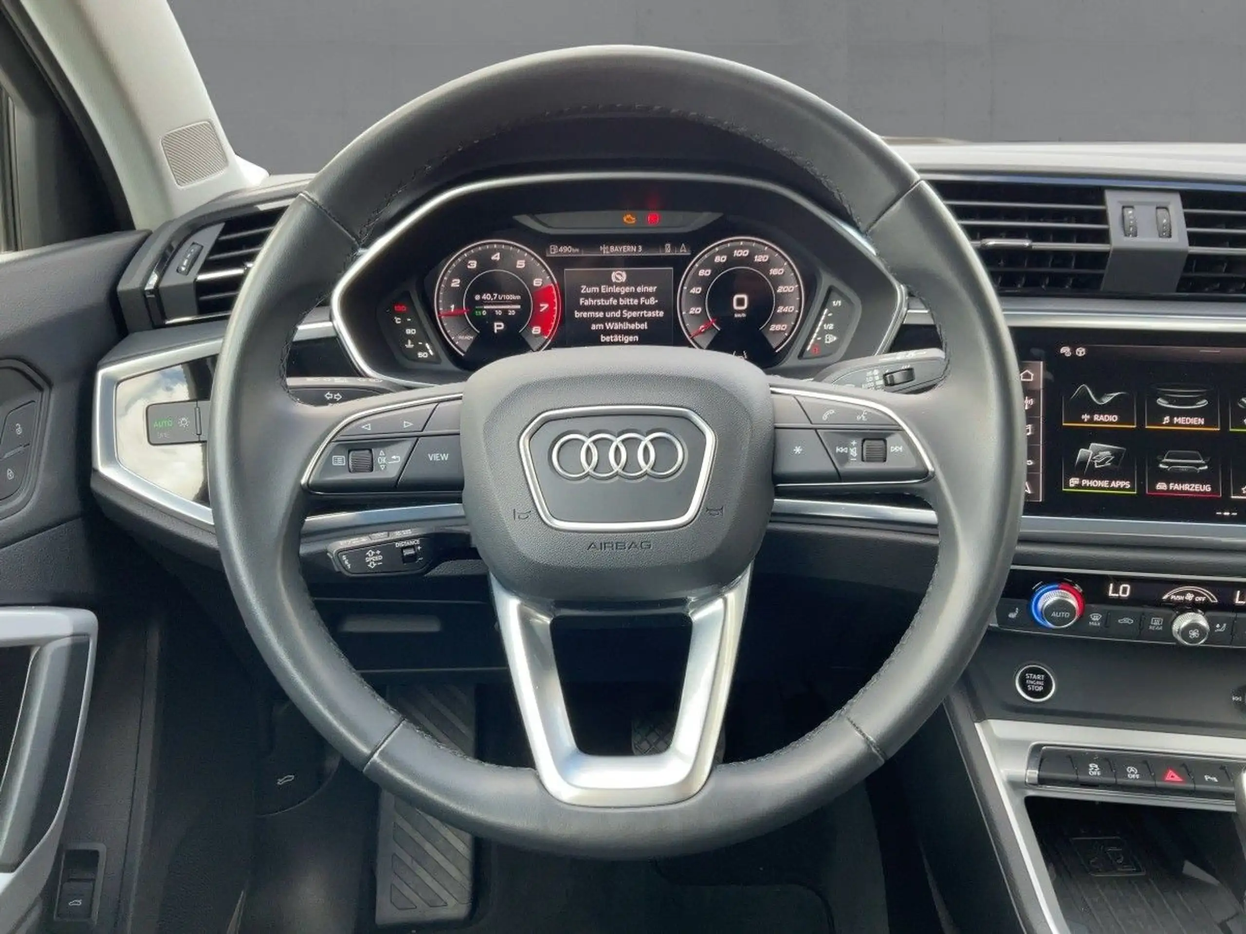 Audi - Q3