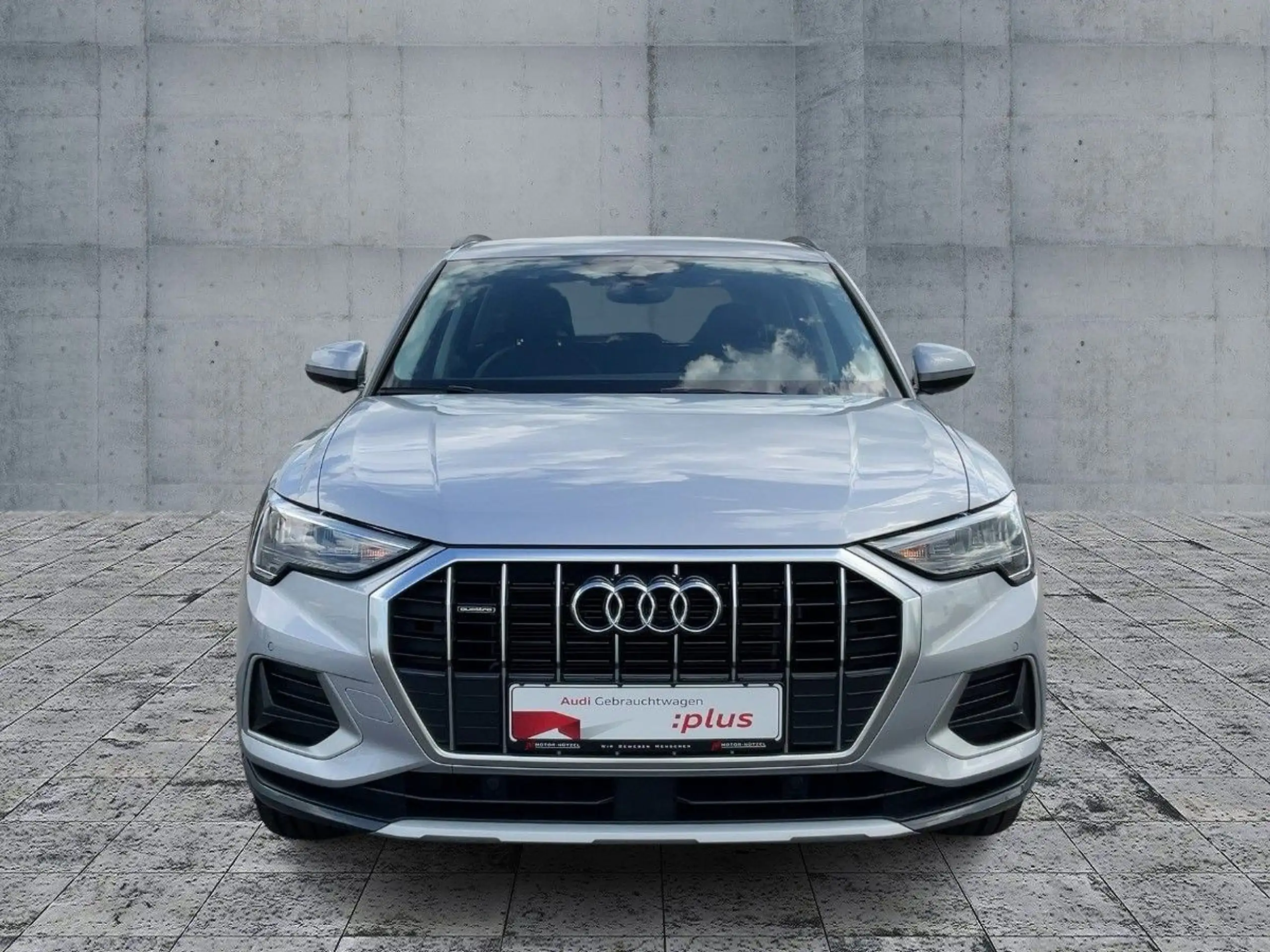 Audi - Q3