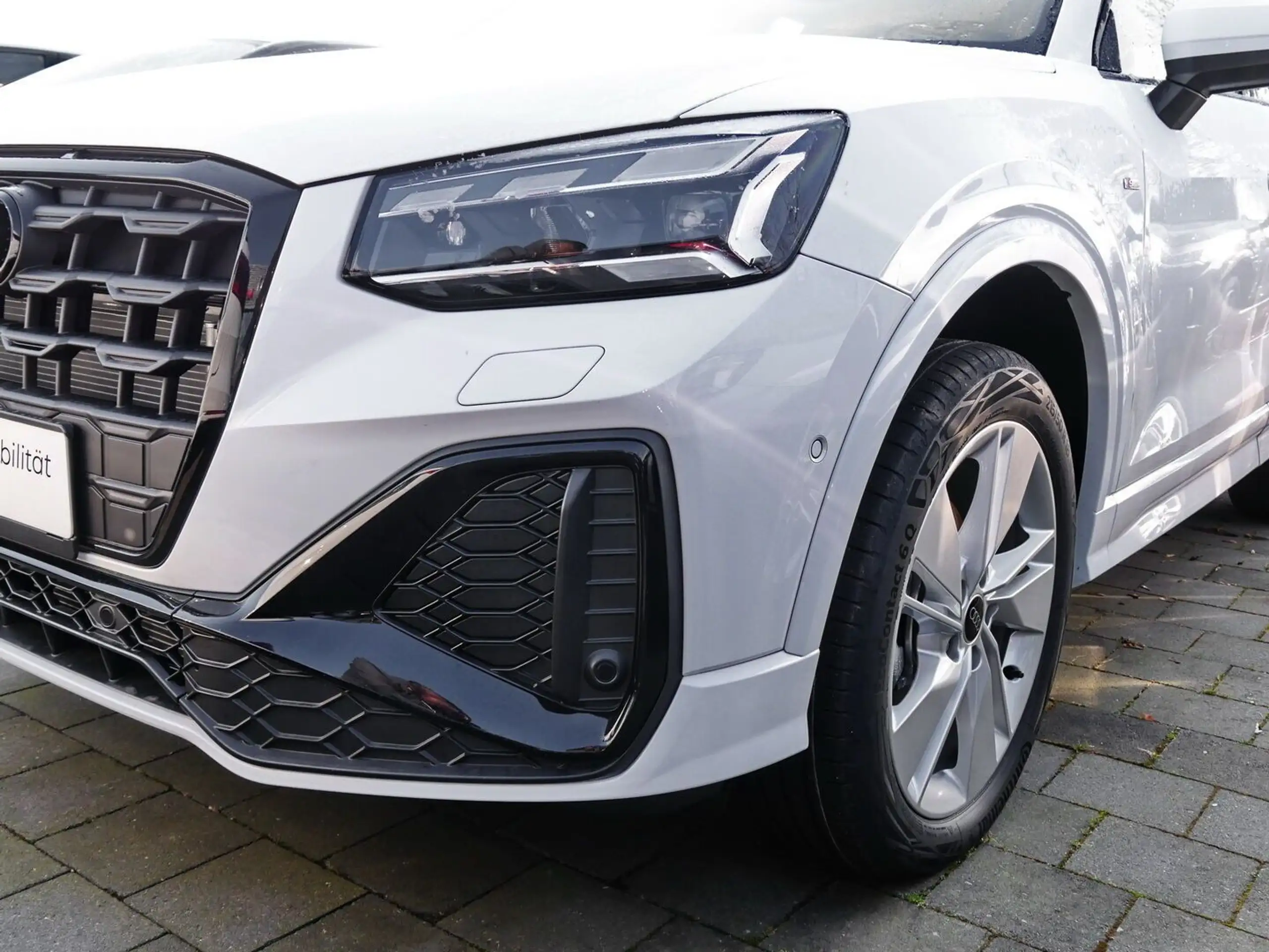 Audi - Q2