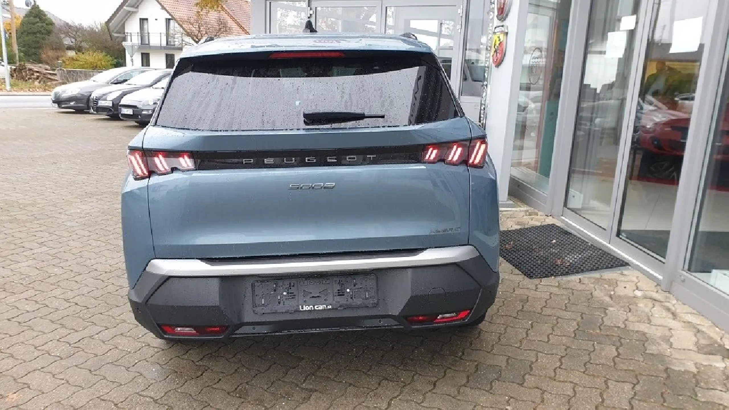 Peugeot - 5008