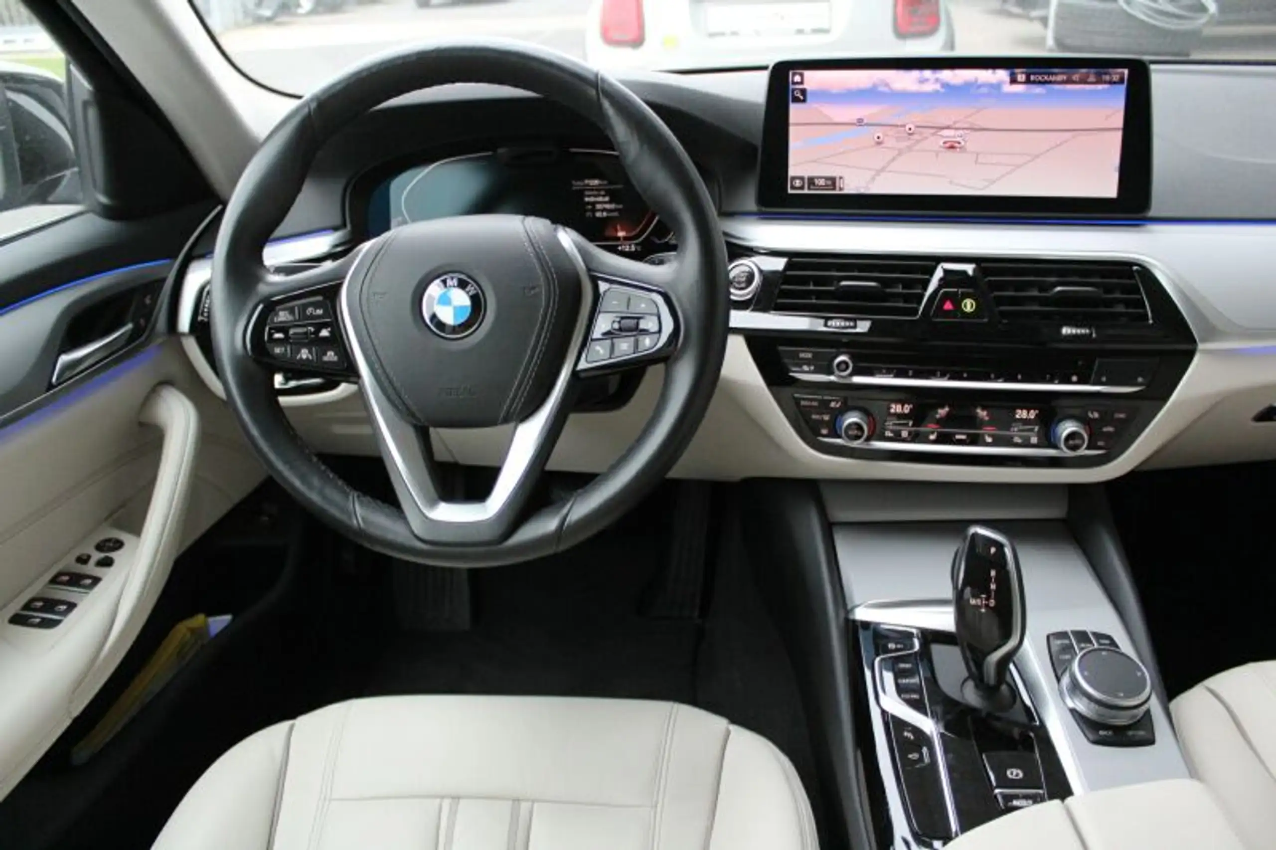 BMW - 530