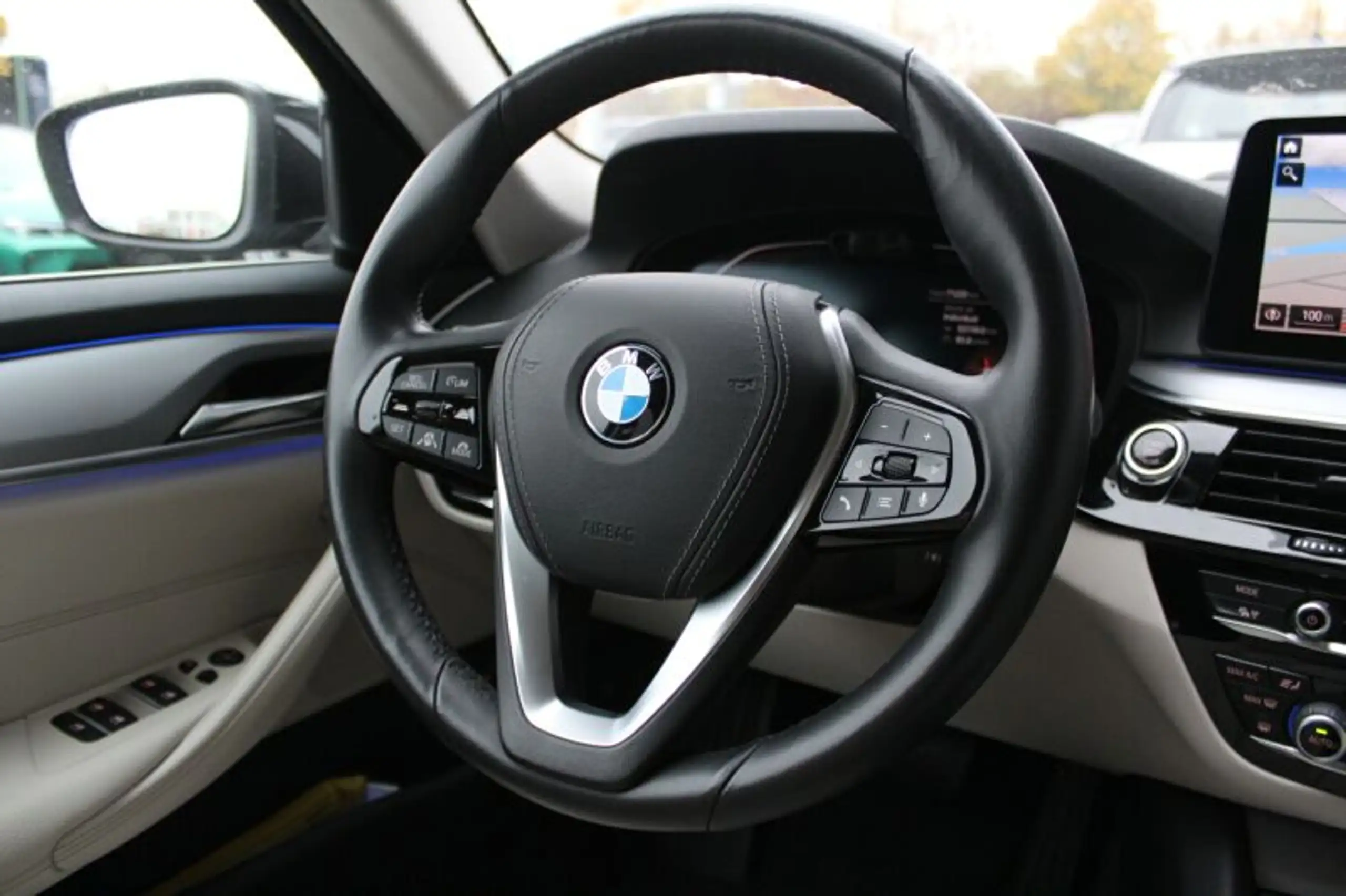 BMW - 530