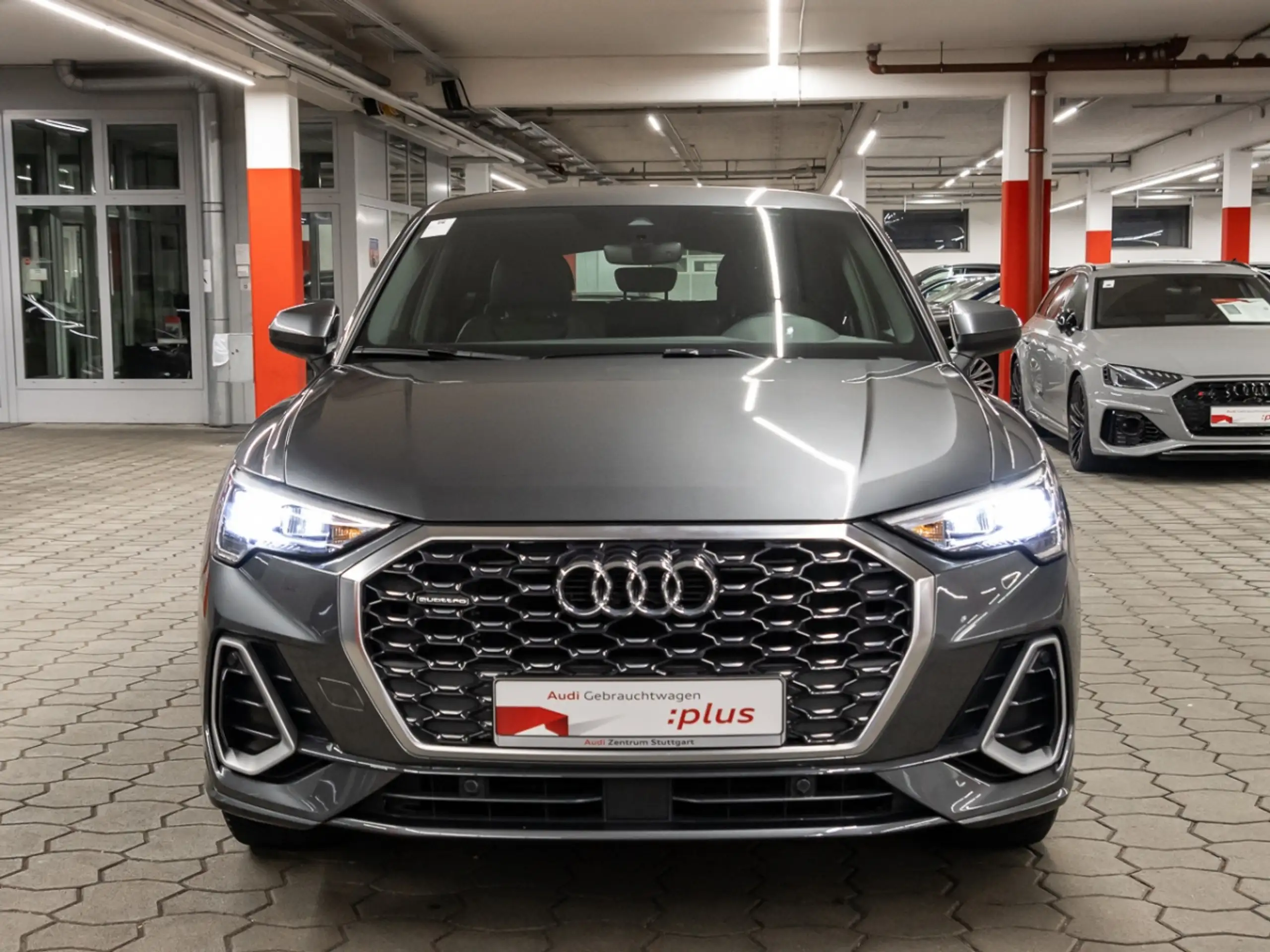 Audi - Q3