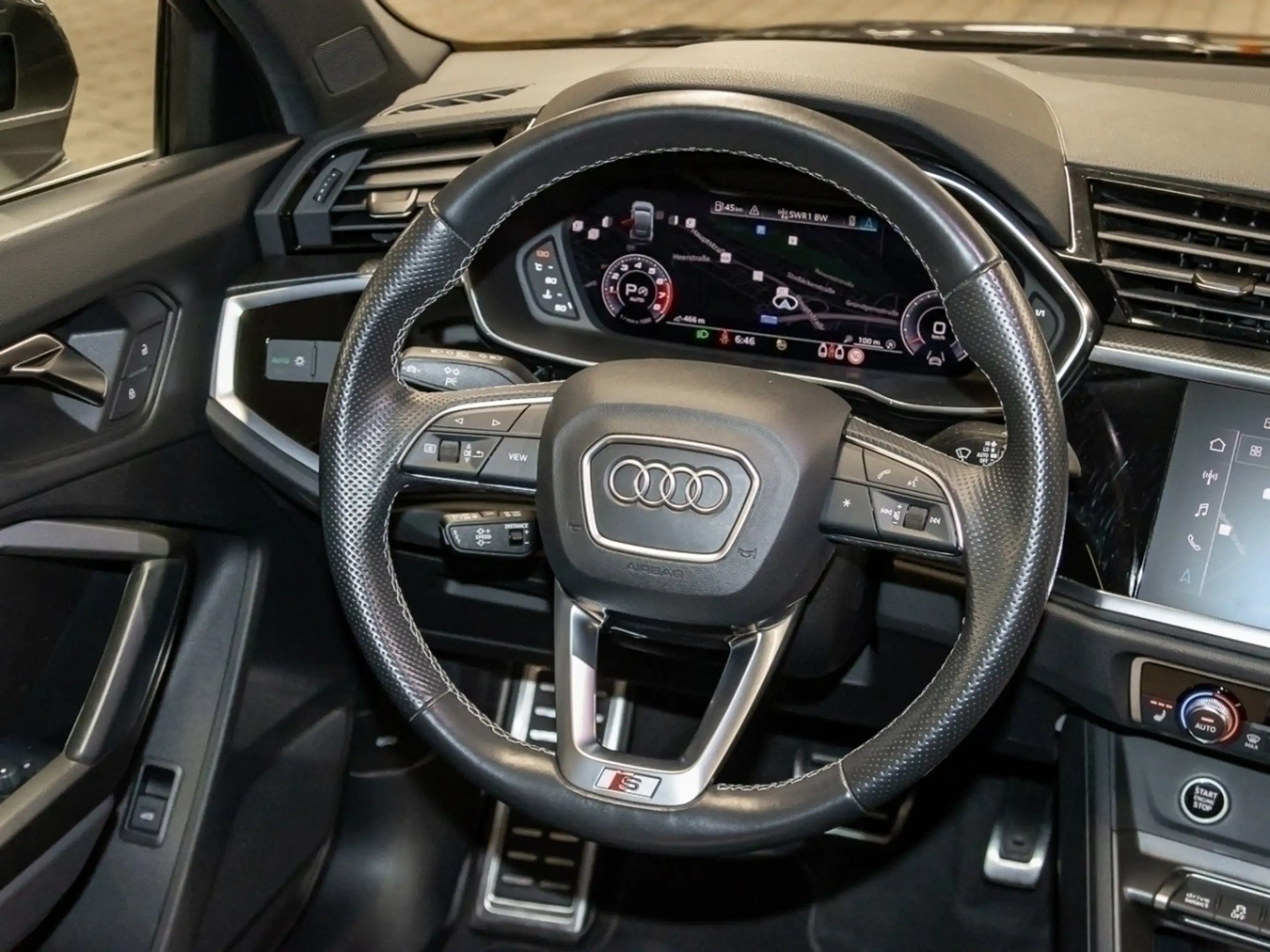 Audi - Q3