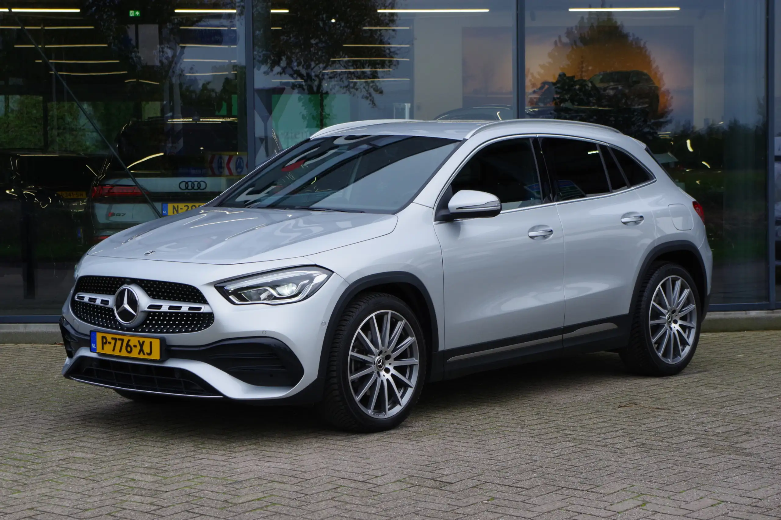 Mercedes-Benz - GLA 180