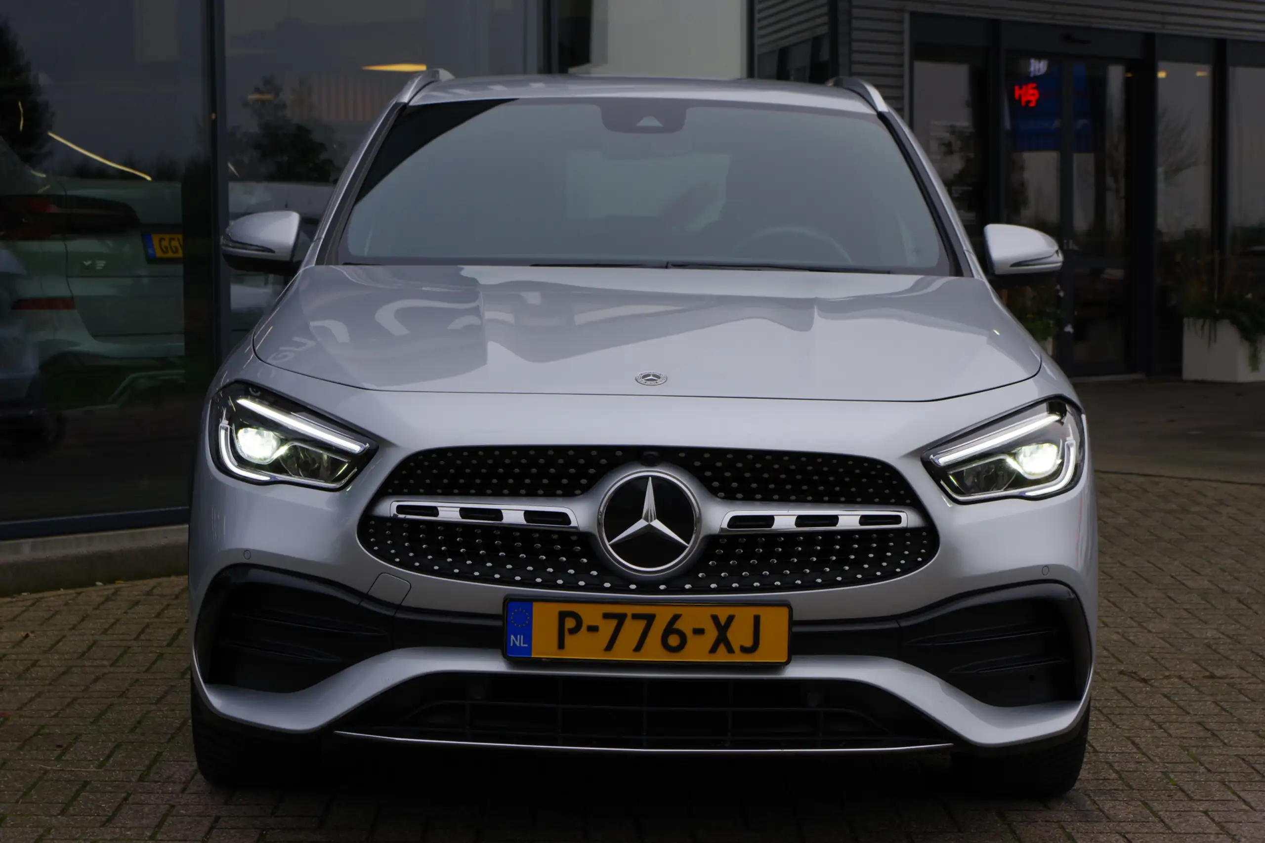 Mercedes-Benz - GLA 180