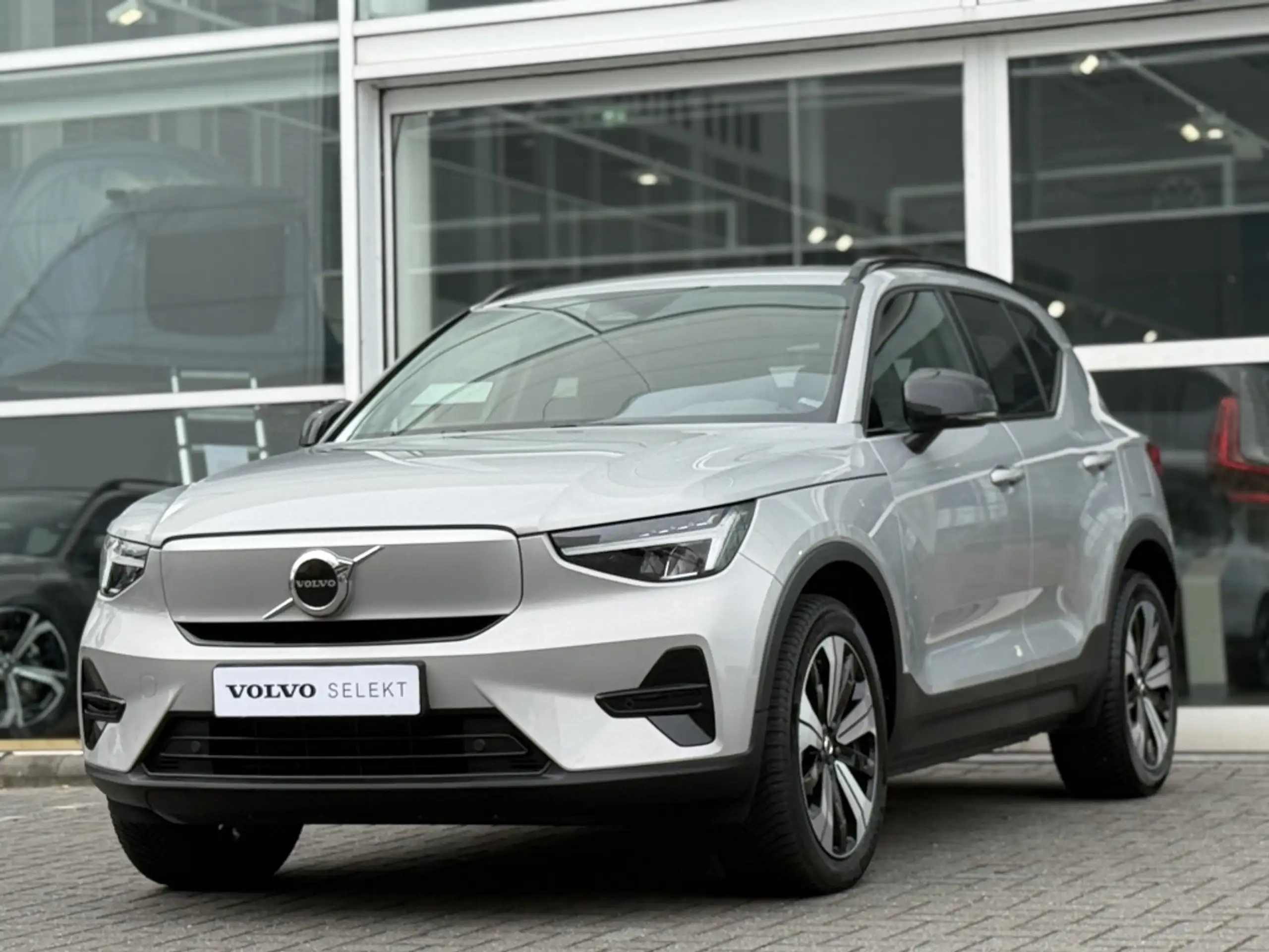 Volvo - XC40