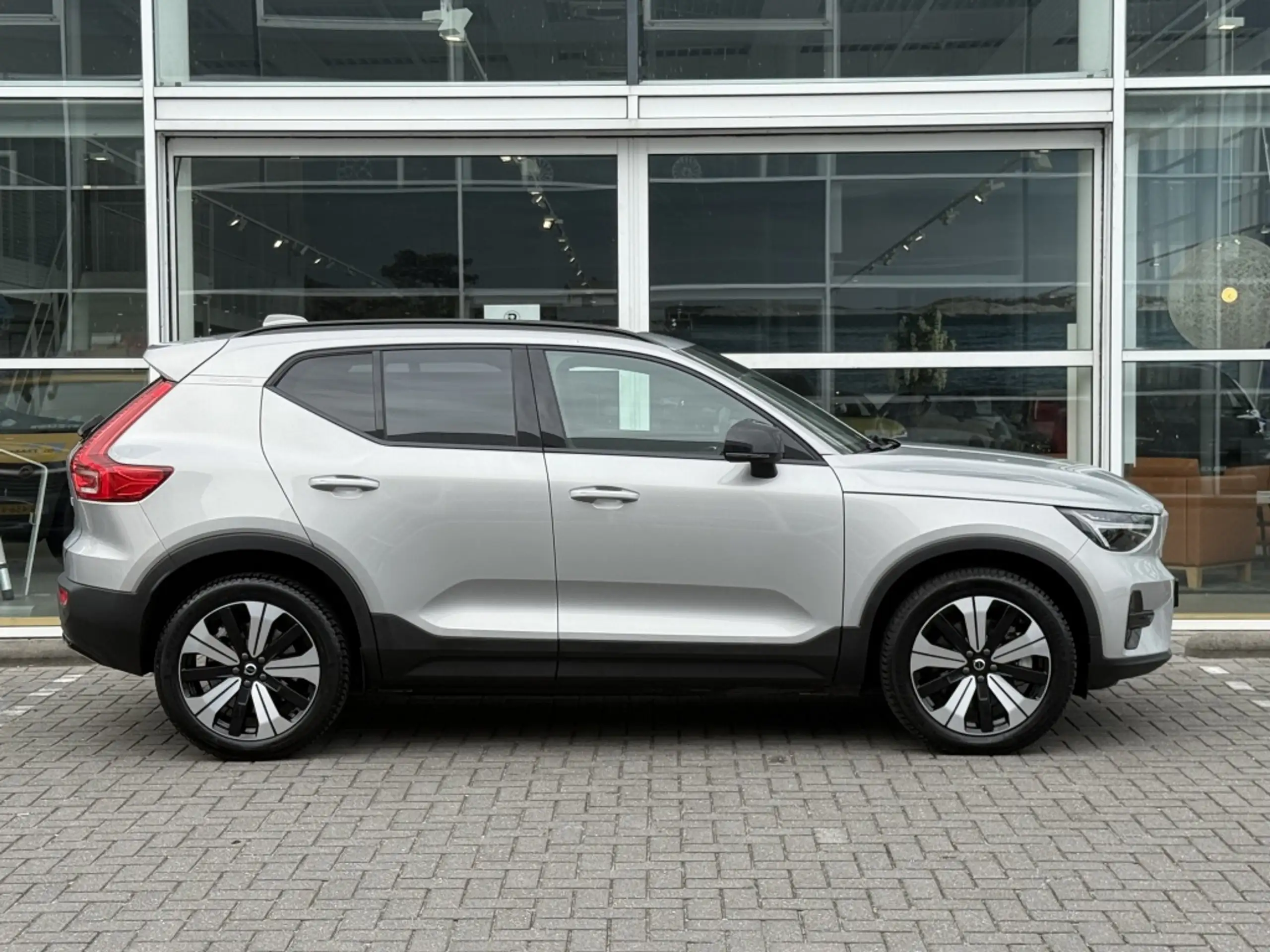 Volvo - XC40