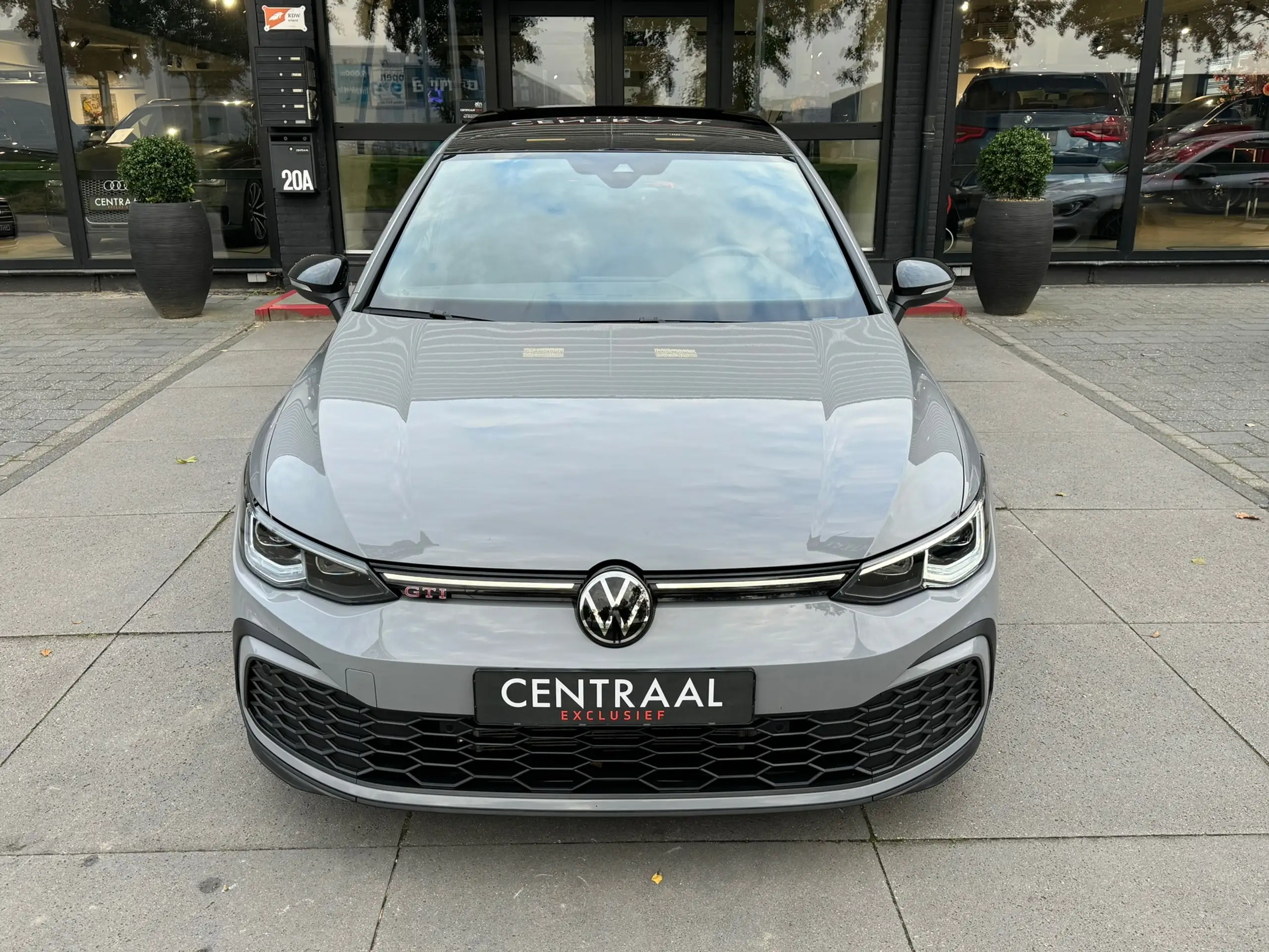 Volkswagen - Golf GTI