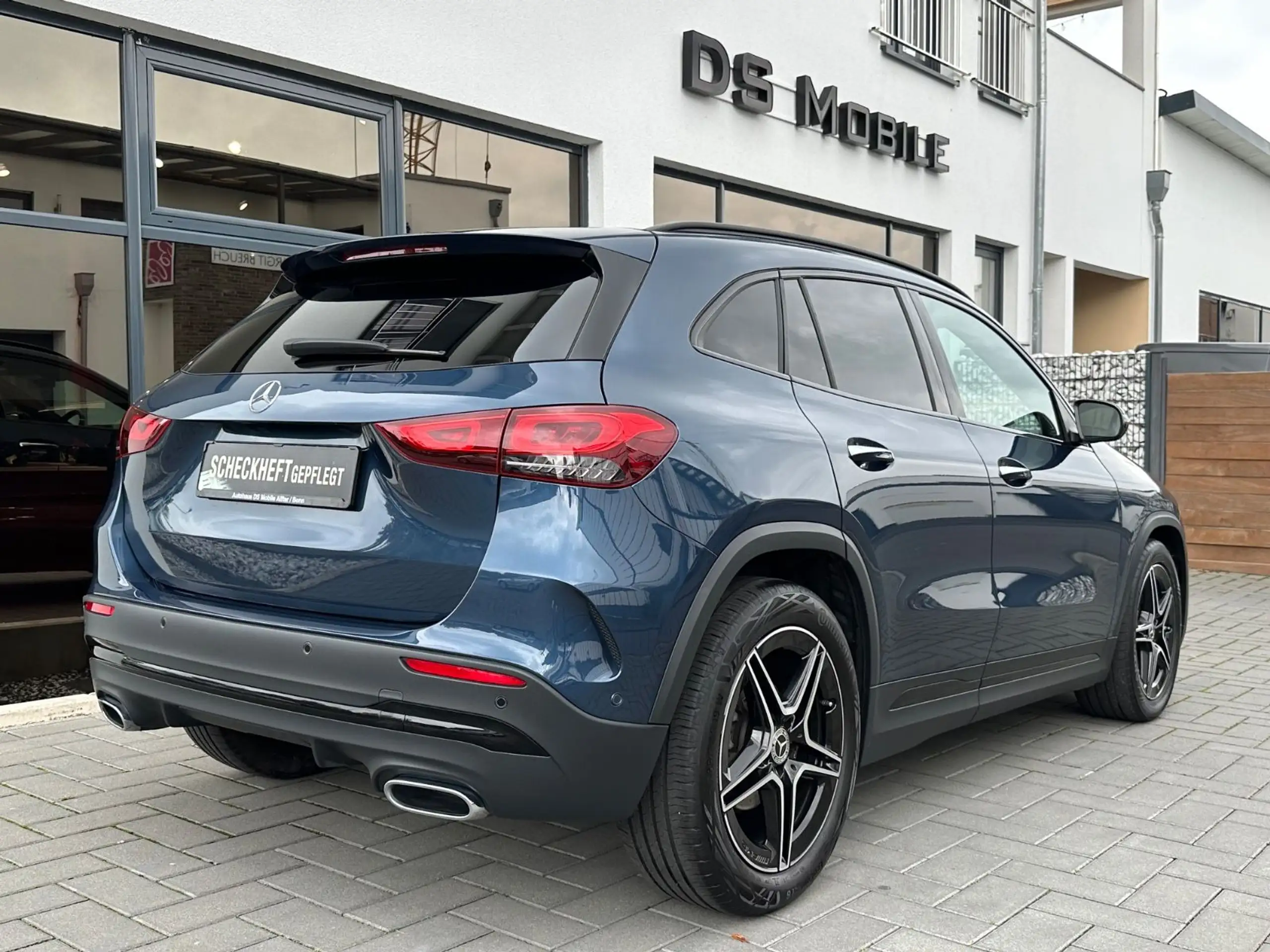 Mercedes-Benz - GLA 200