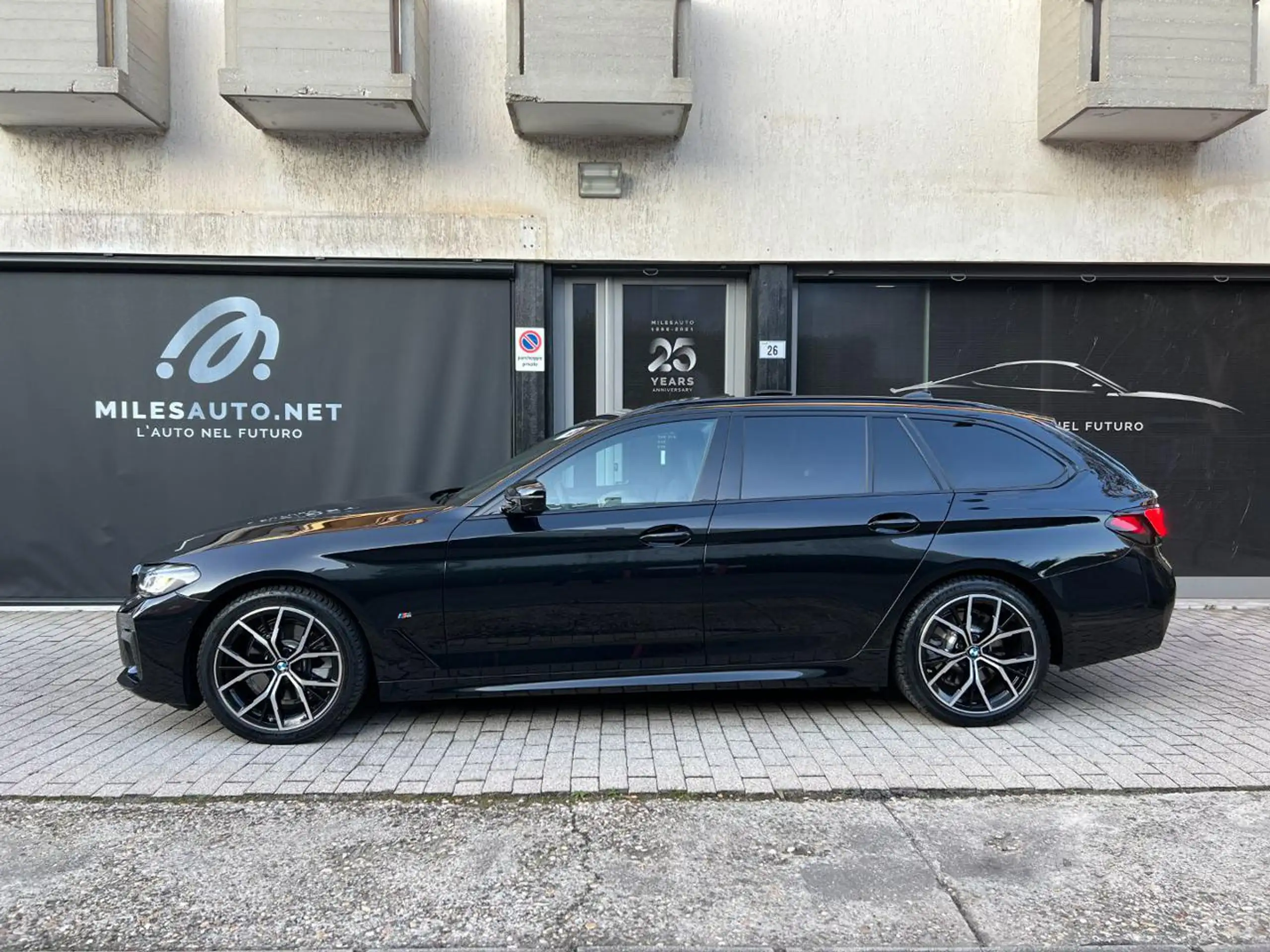 BMW - 520