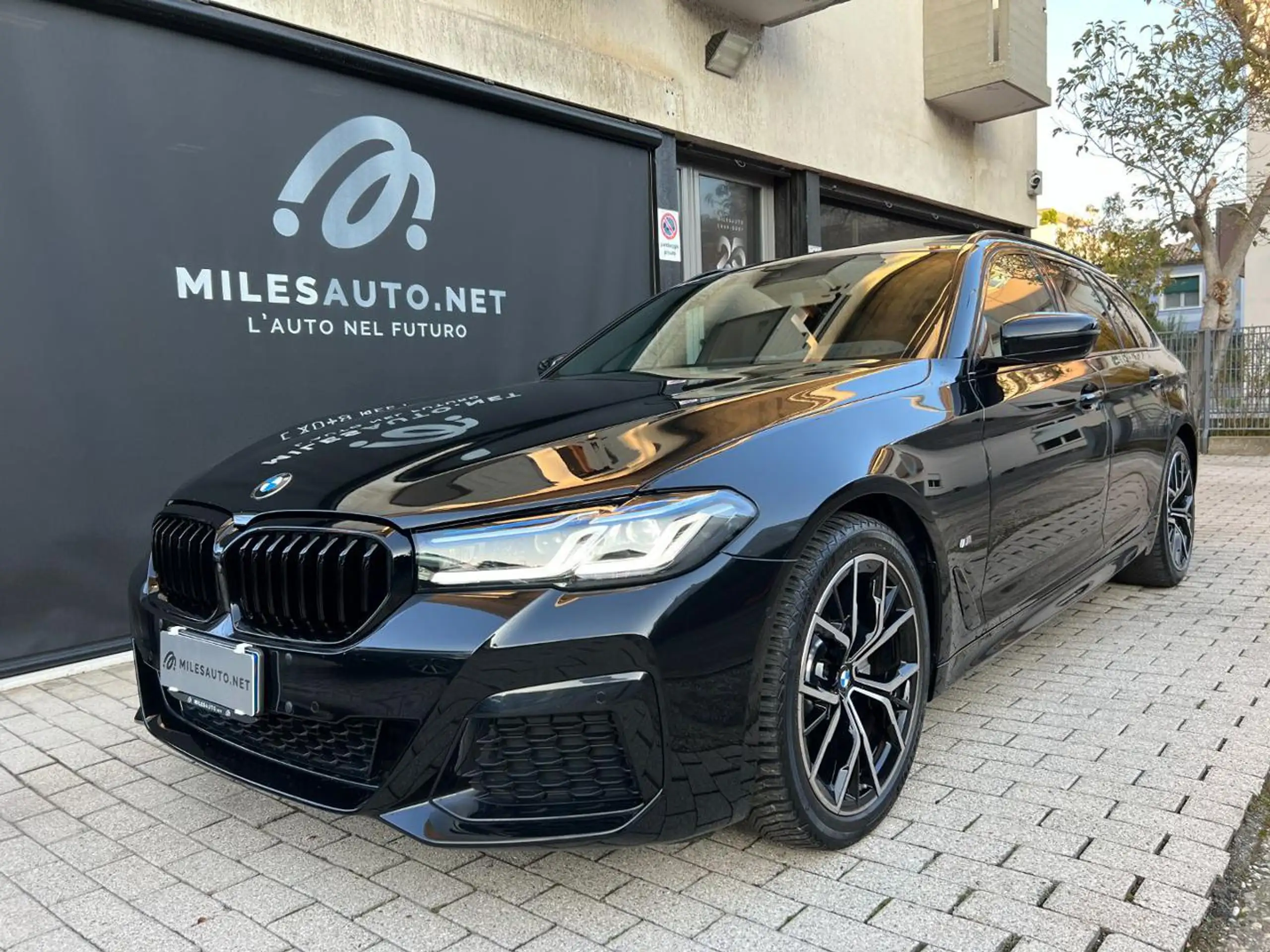 BMW - 520