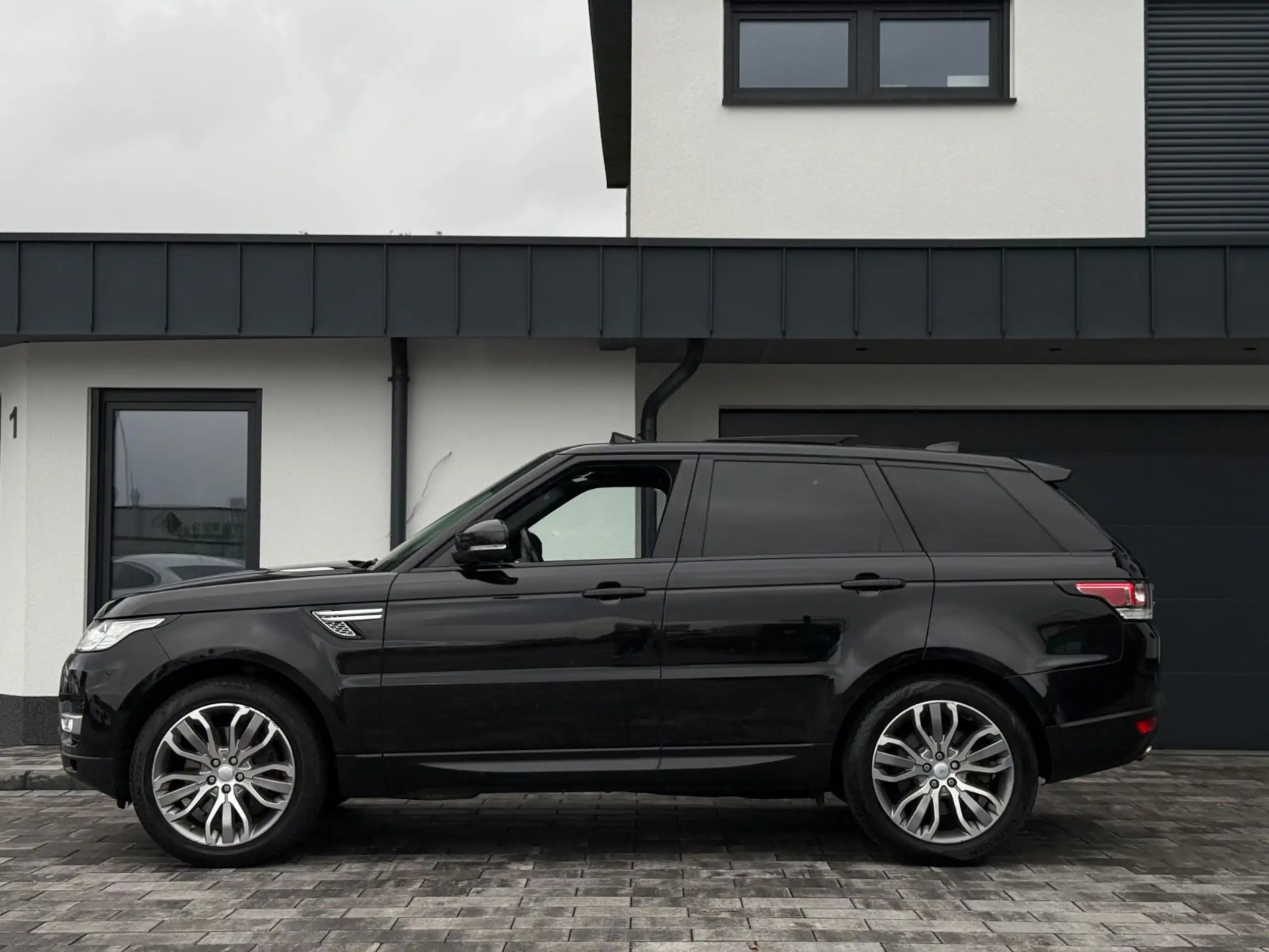 Land Rover - Range Rover Sport