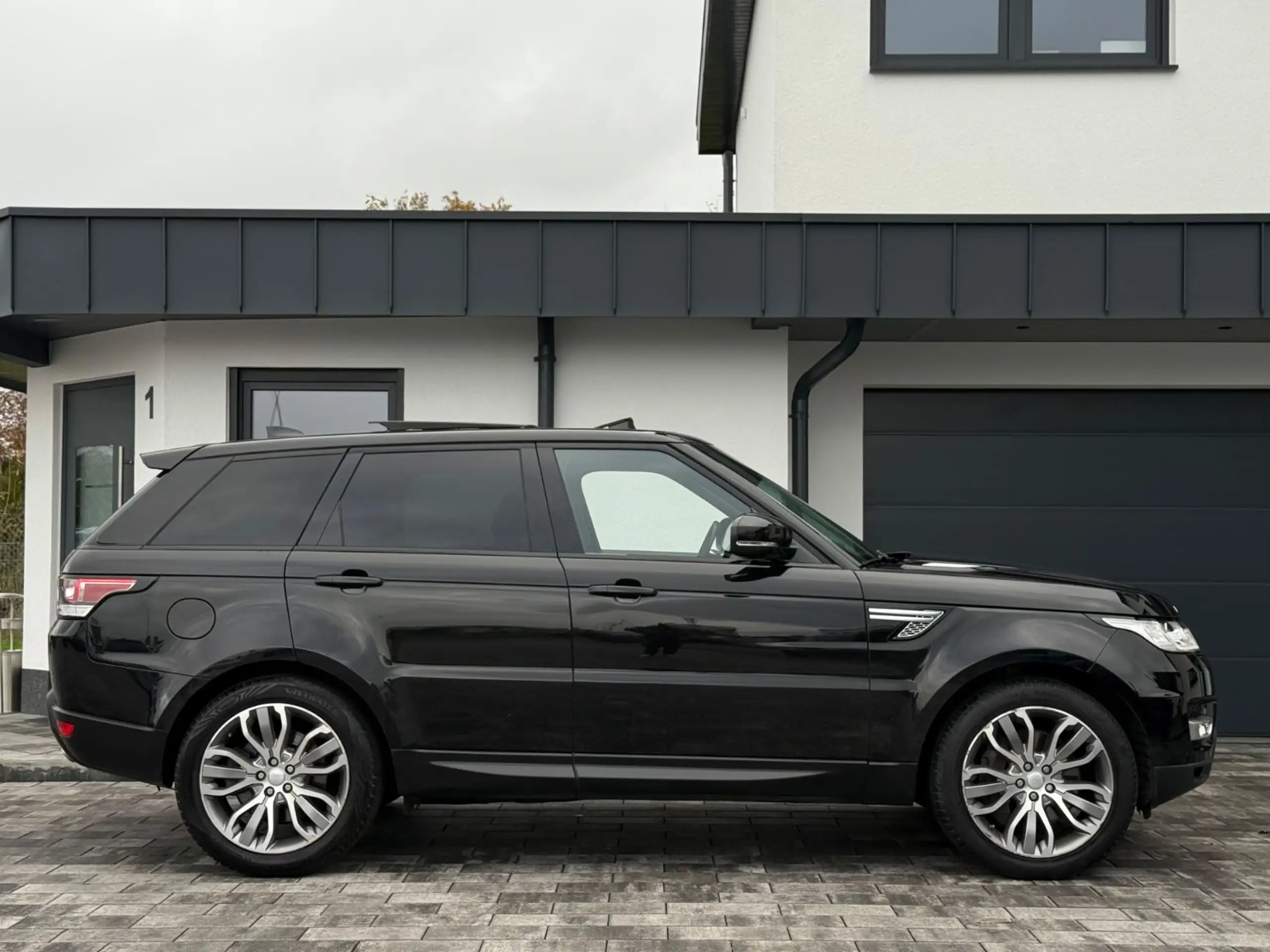 Land Rover - Range Rover Sport