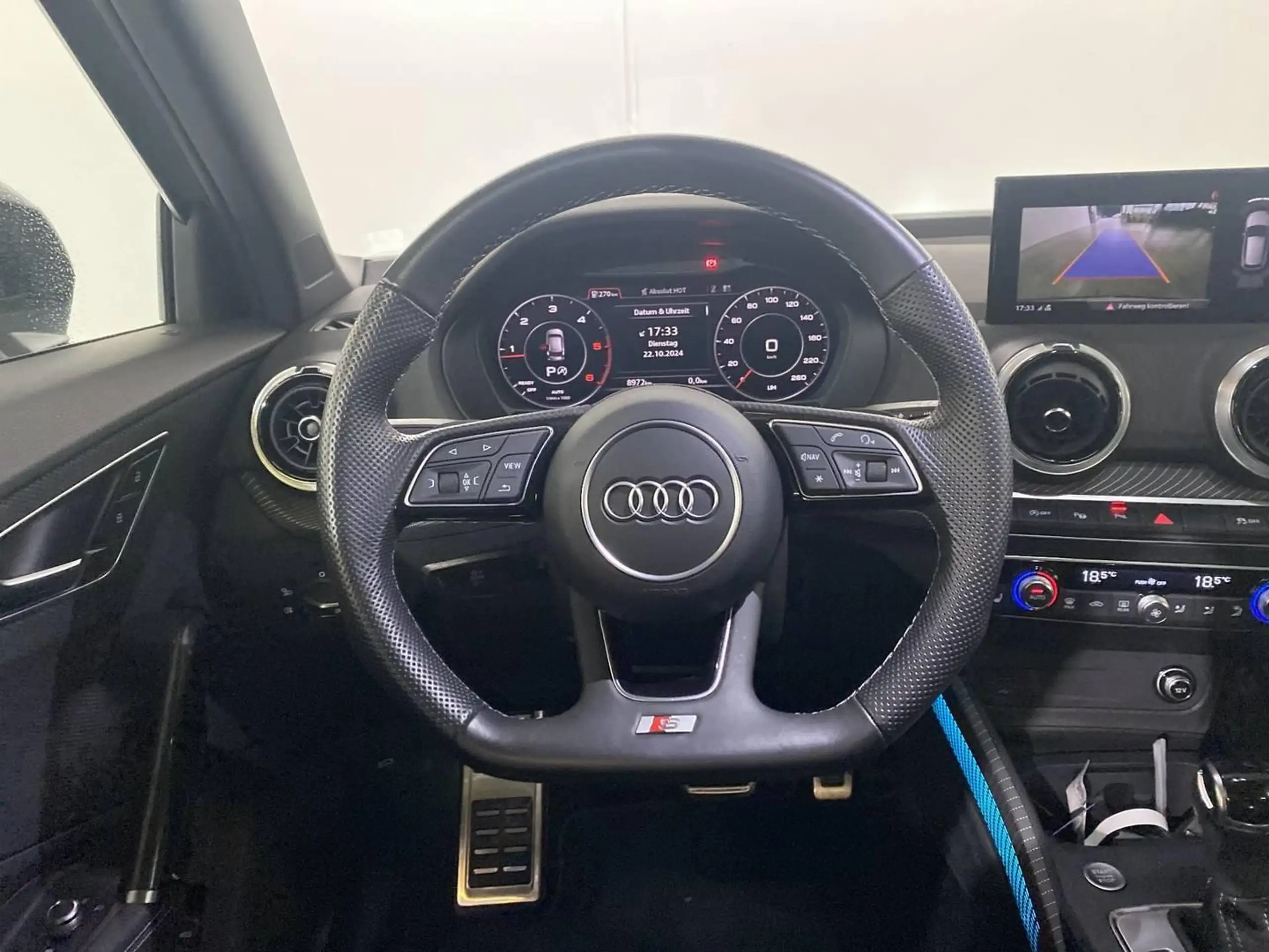 Audi - Q2