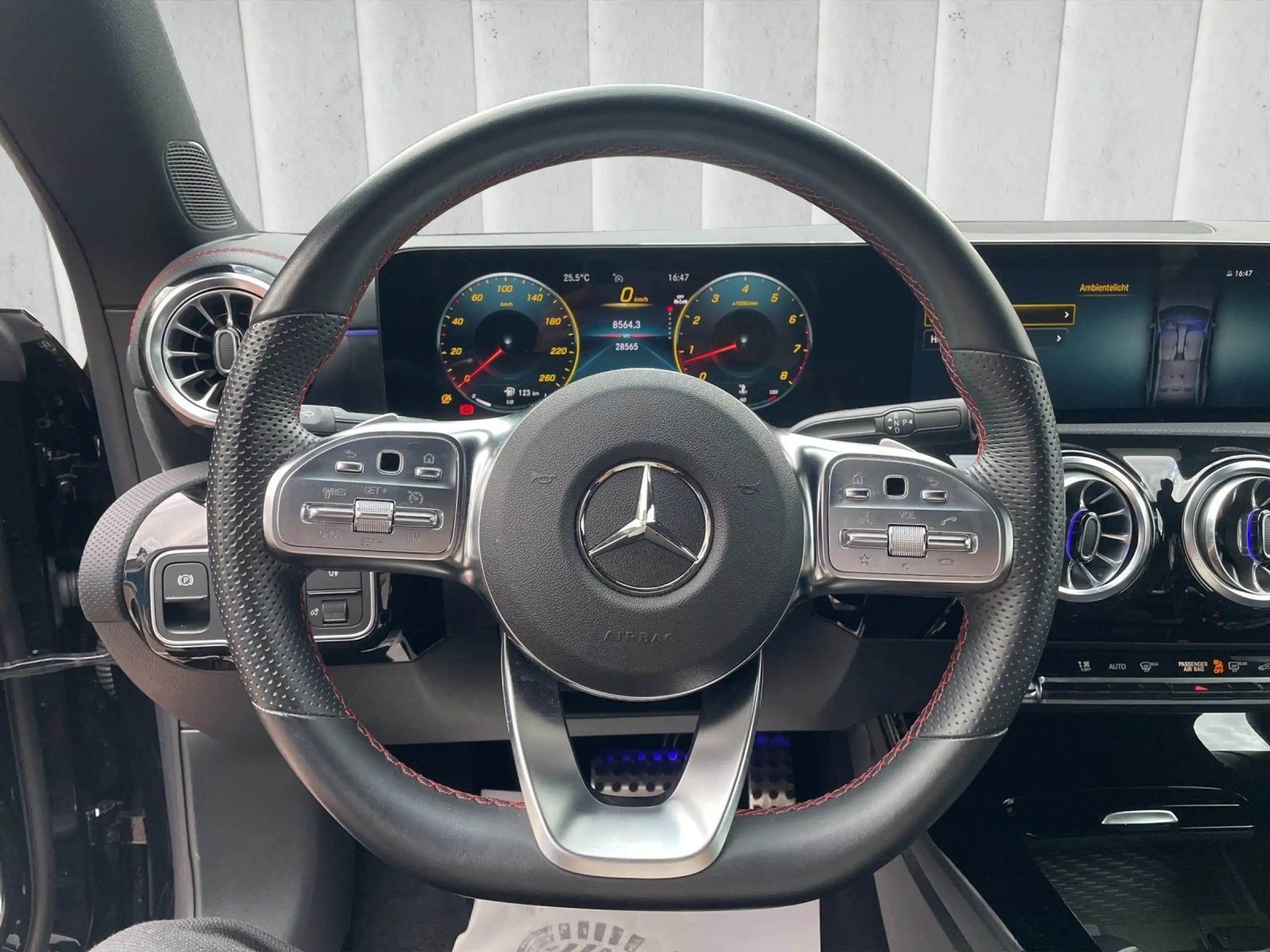 Mercedes-Benz - CLA 250