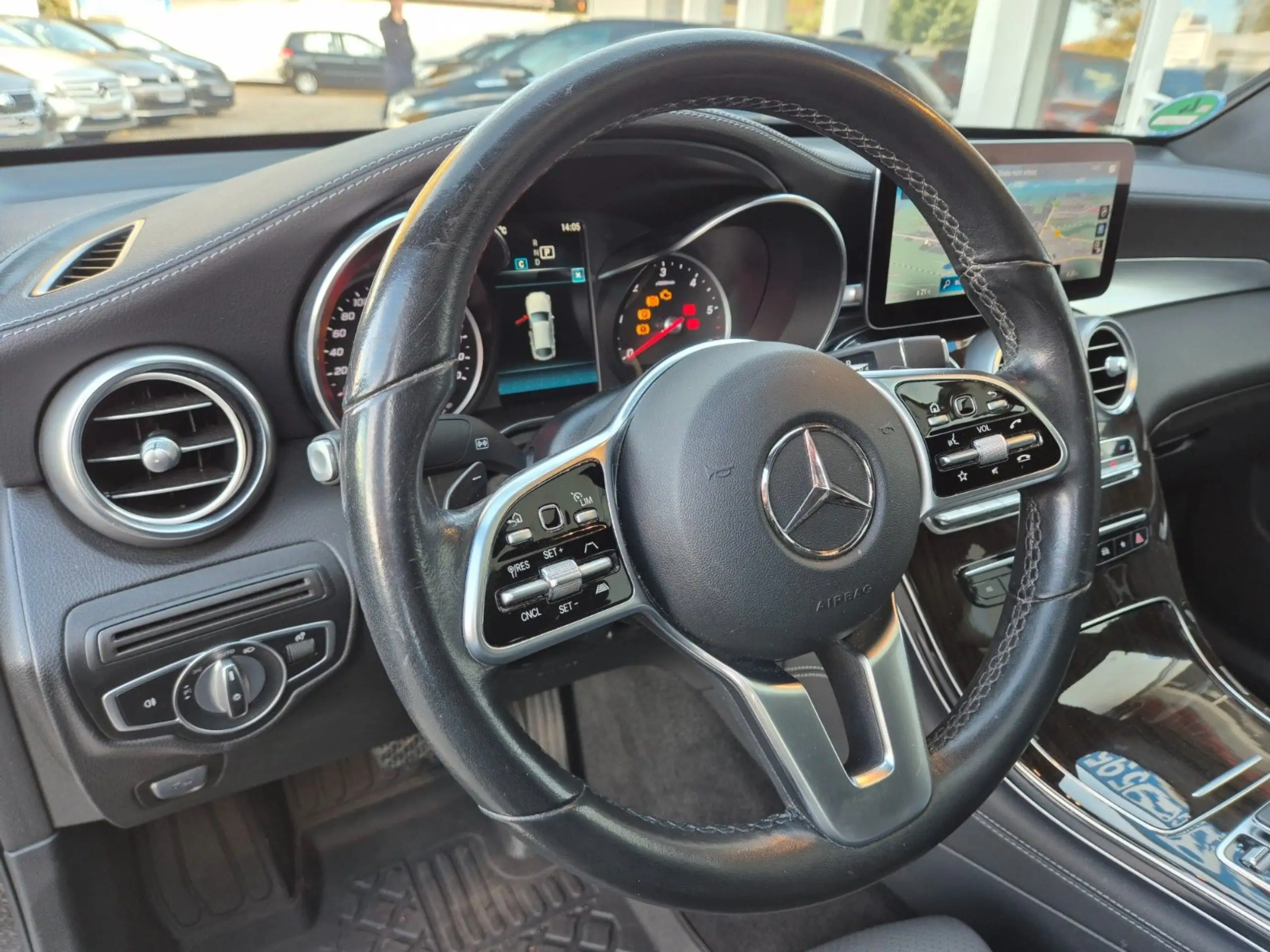 Mercedes-Benz - GLC 220