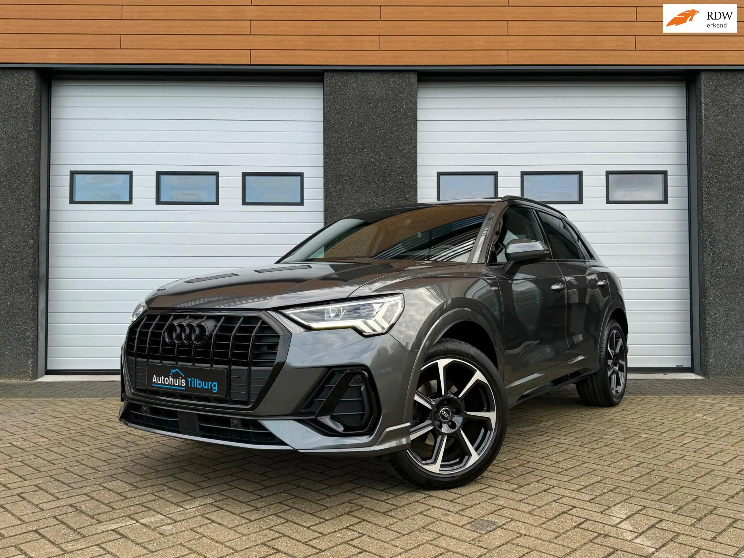 Audi - Q3