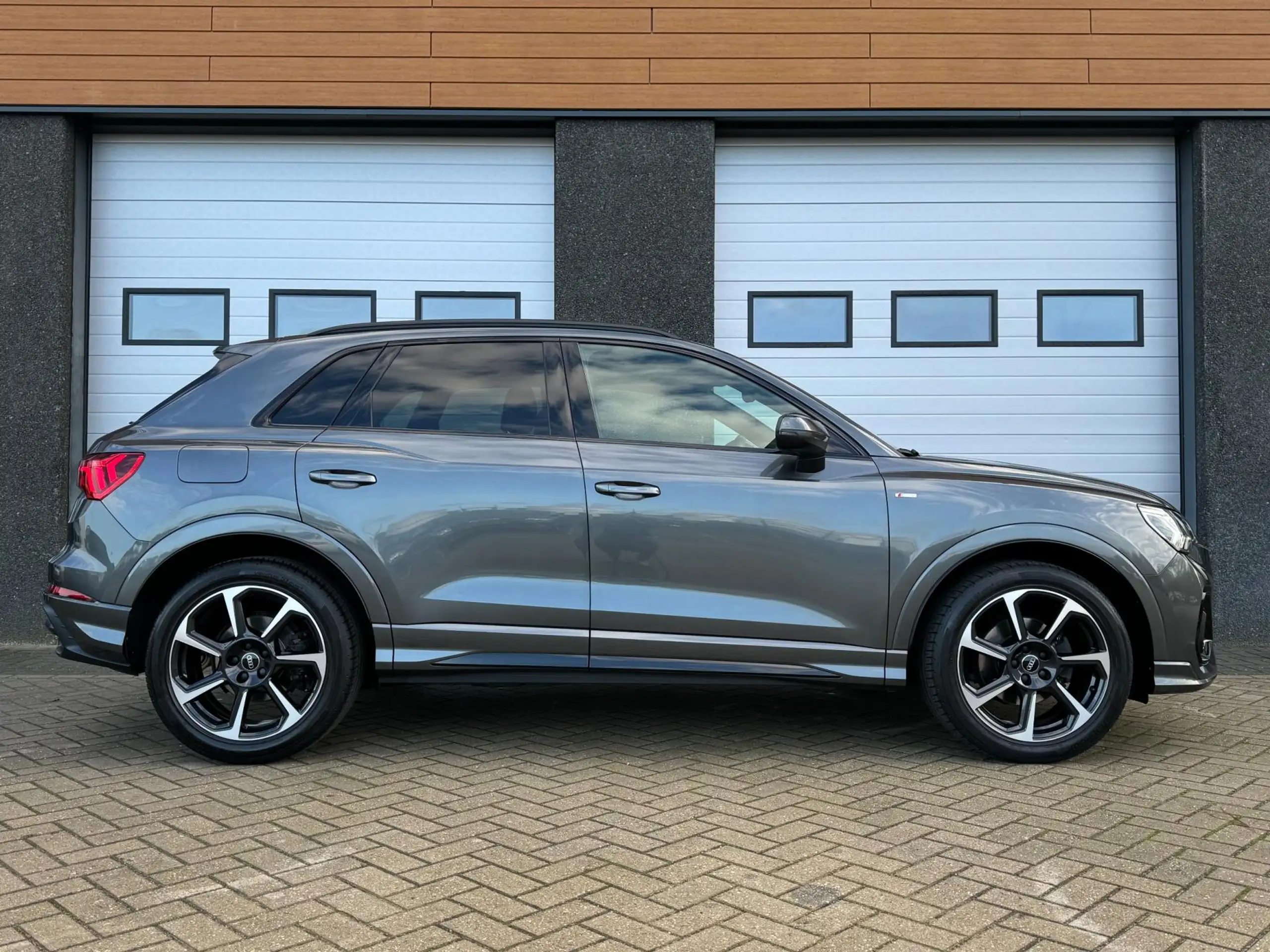 Audi - Q3