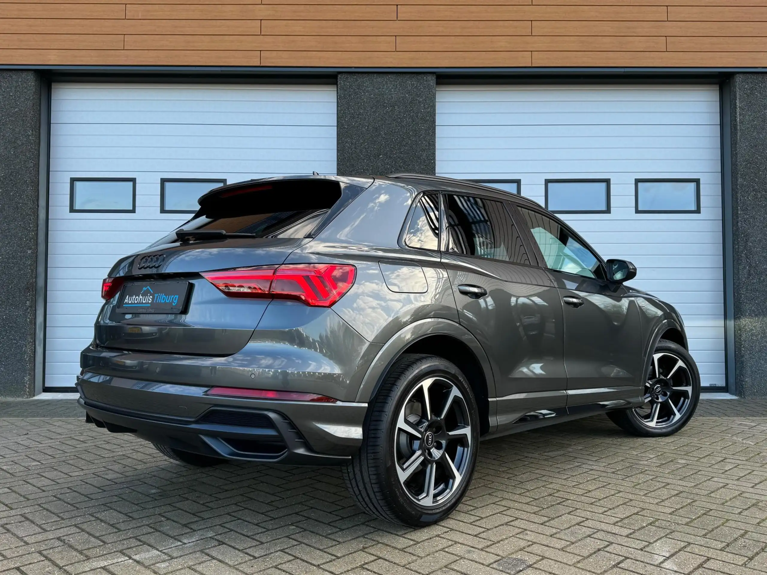 Audi - Q3