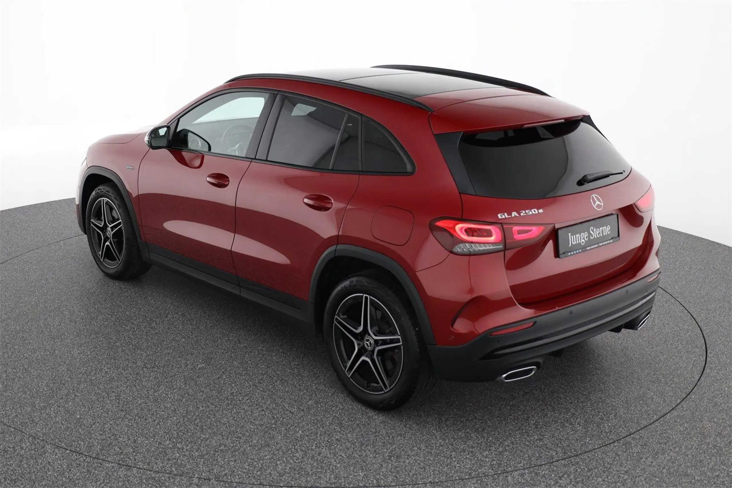 Mercedes-Benz - GLA 250