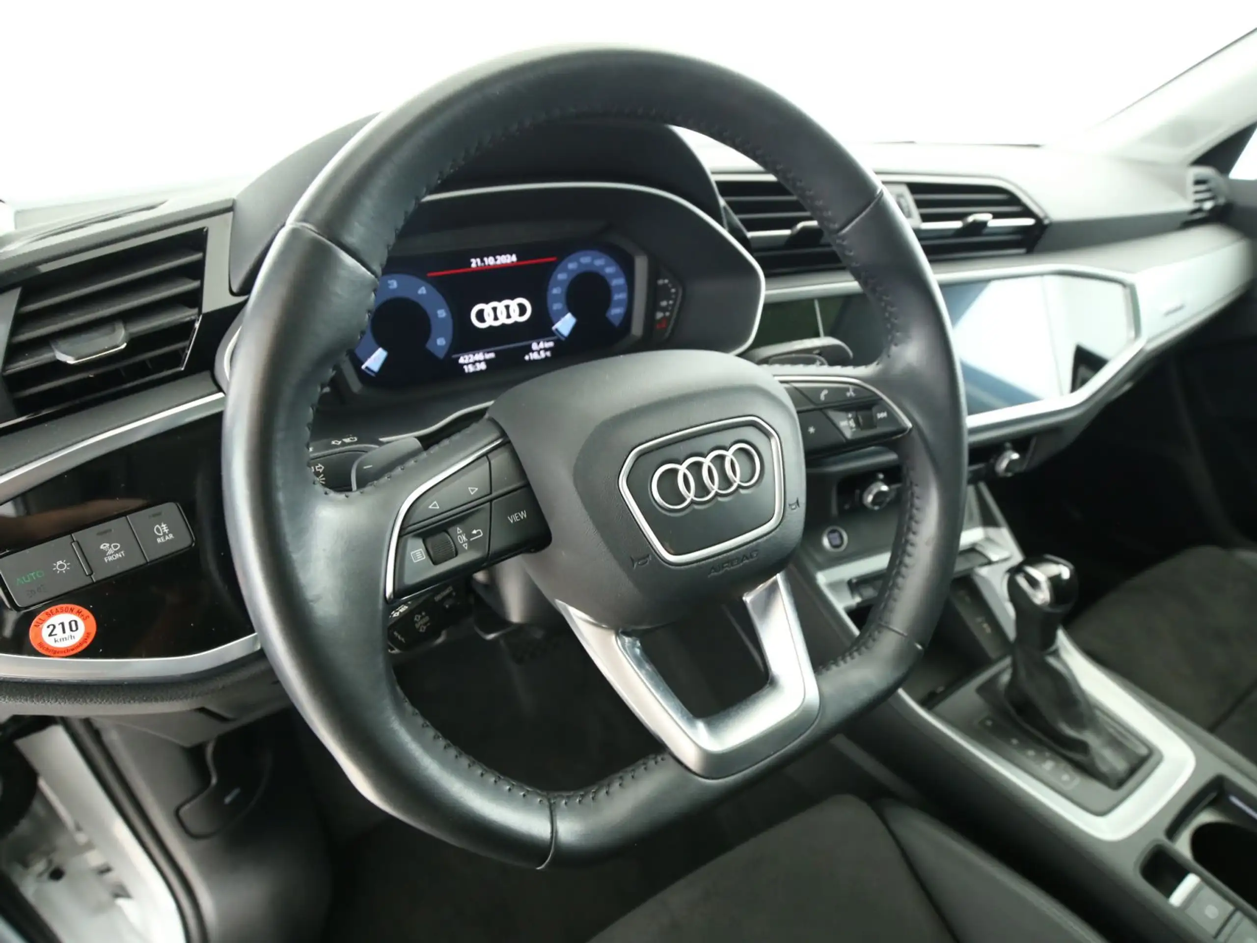 Audi - Q3