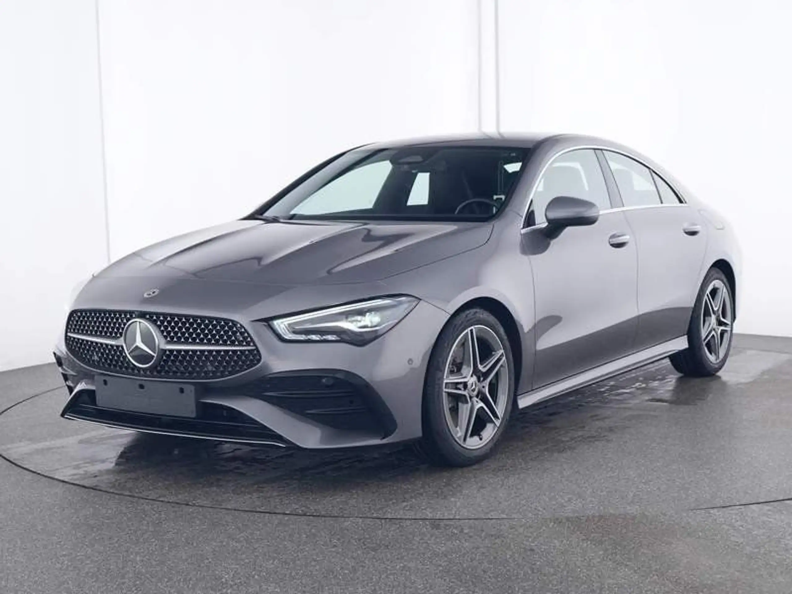 Mercedes-Benz - CLA 200