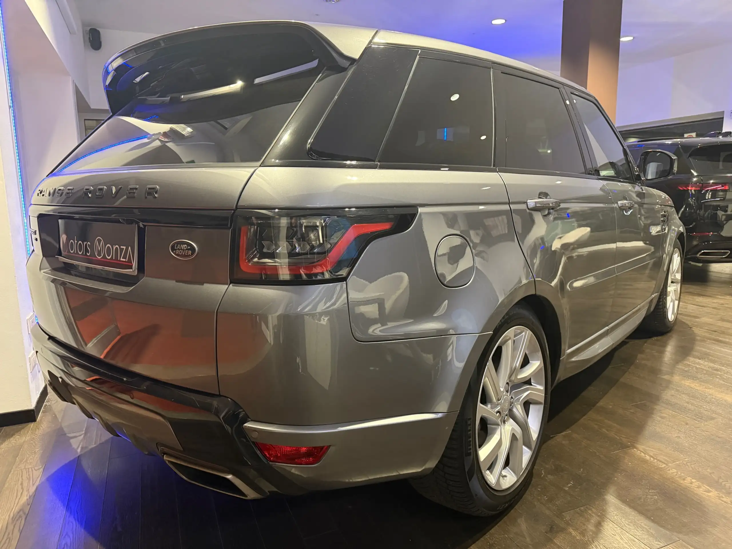 Land Rover - Range Rover Sport