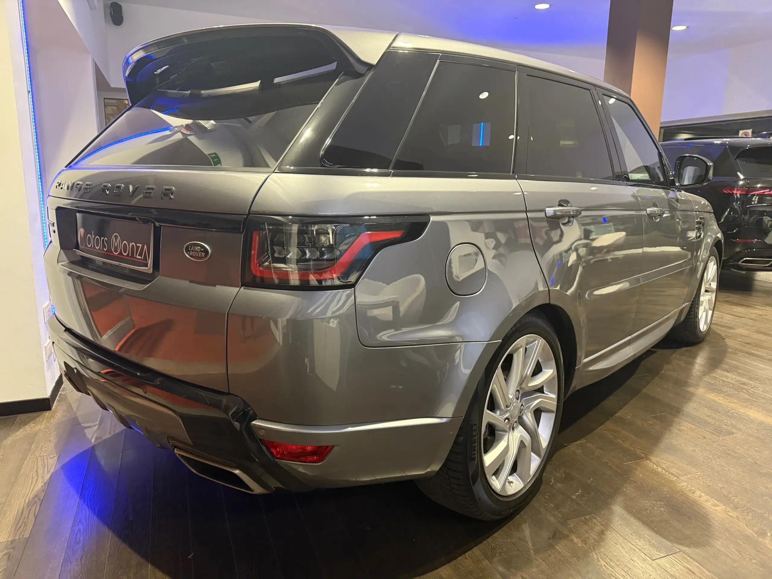 Land Rover - Range Rover Sport