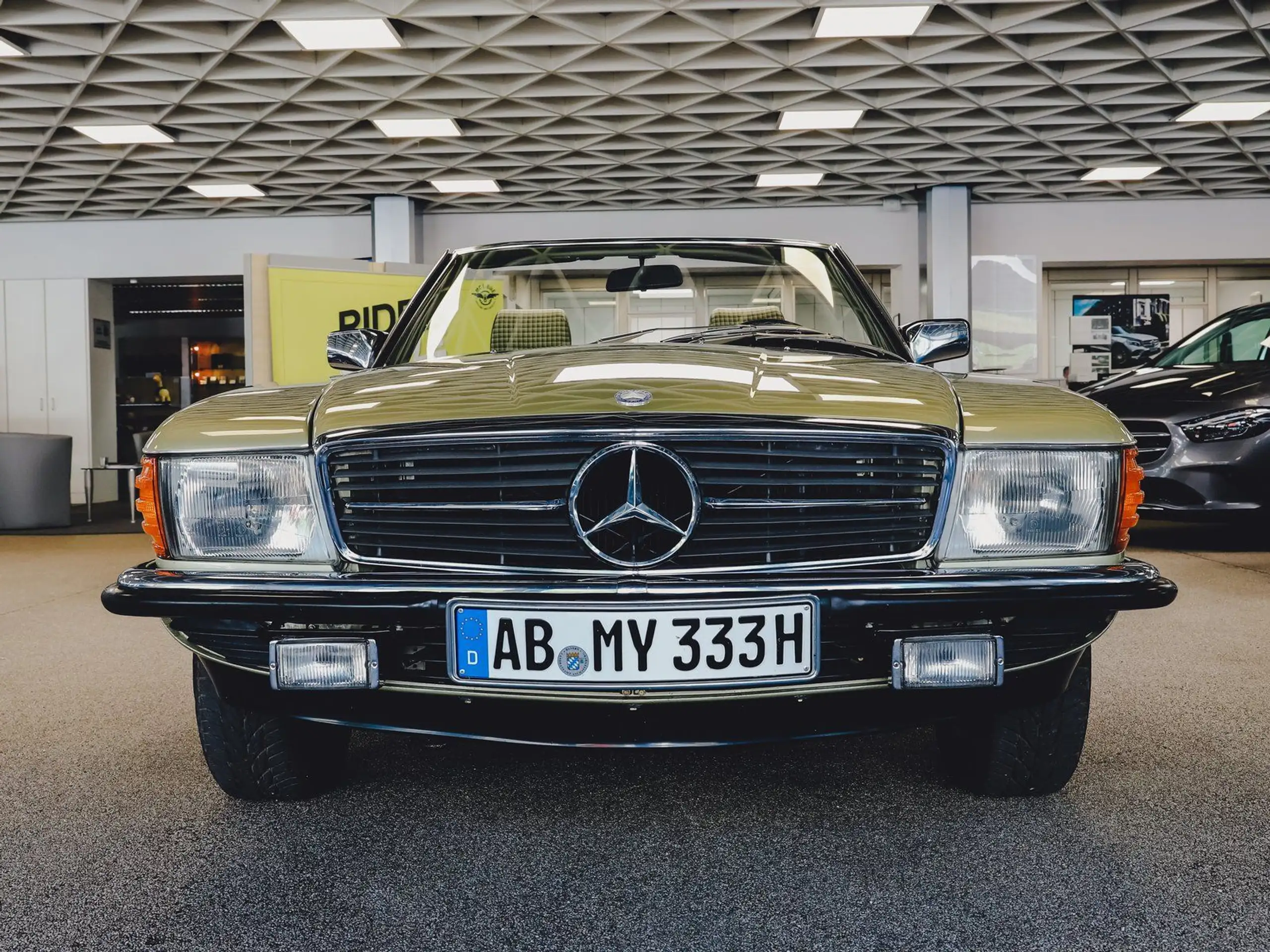 Mercedes-Benz - SL 280