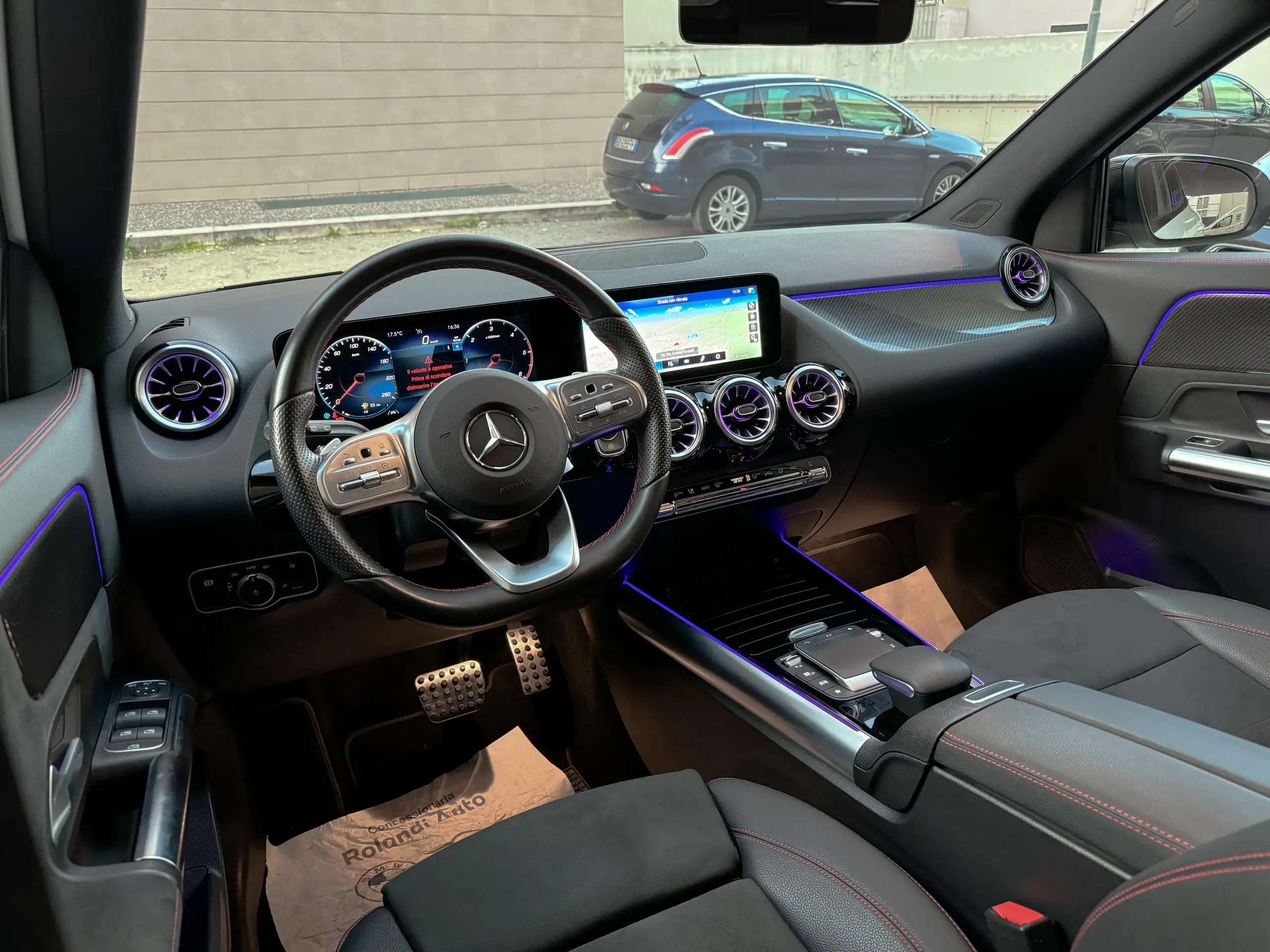 Mercedes-Benz - GLA 180