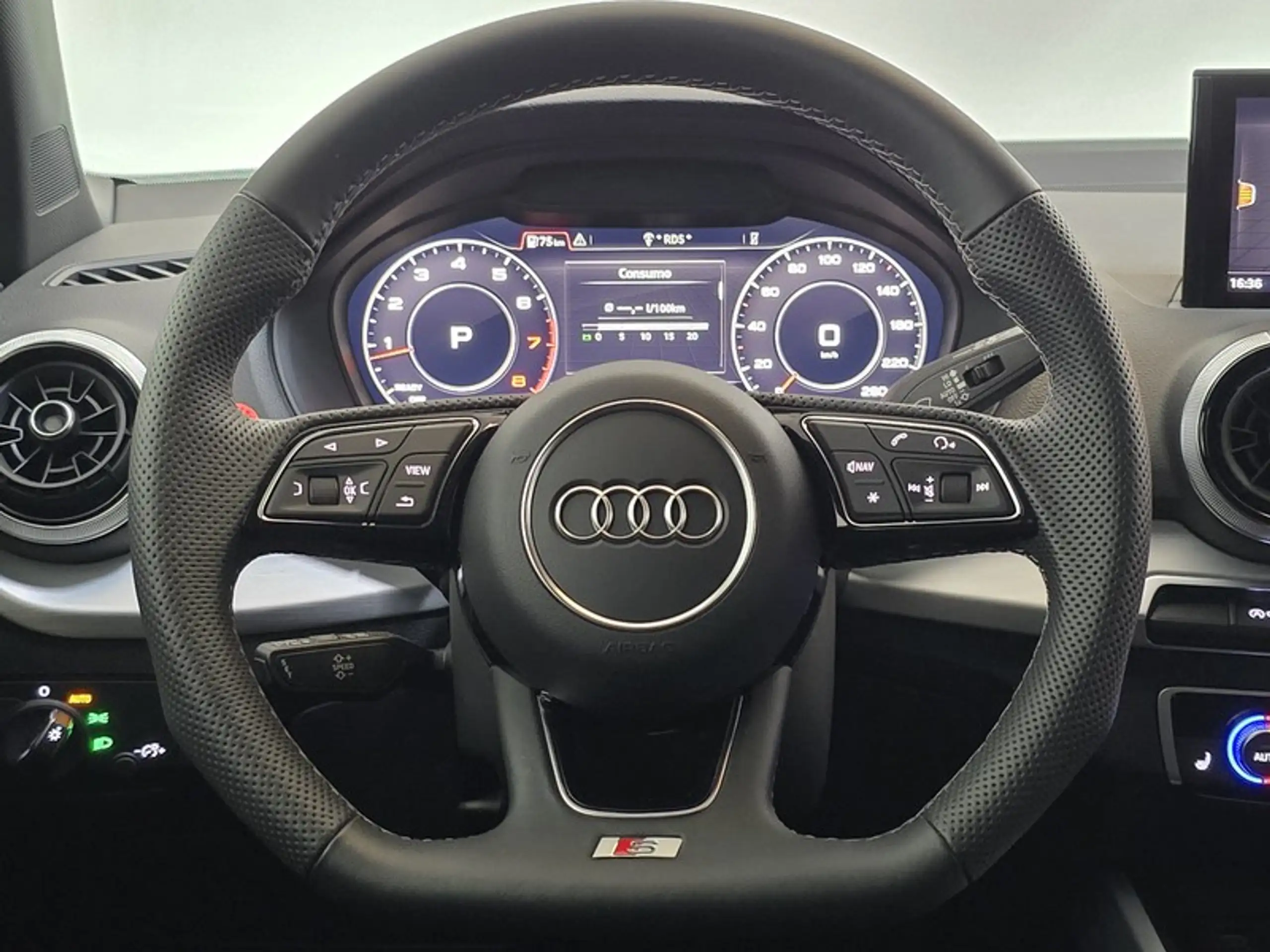 Audi - Q2