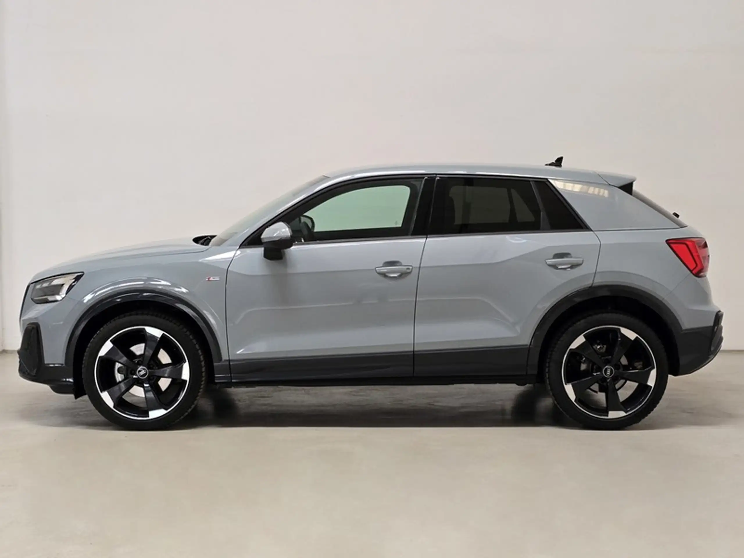 Audi - Q2