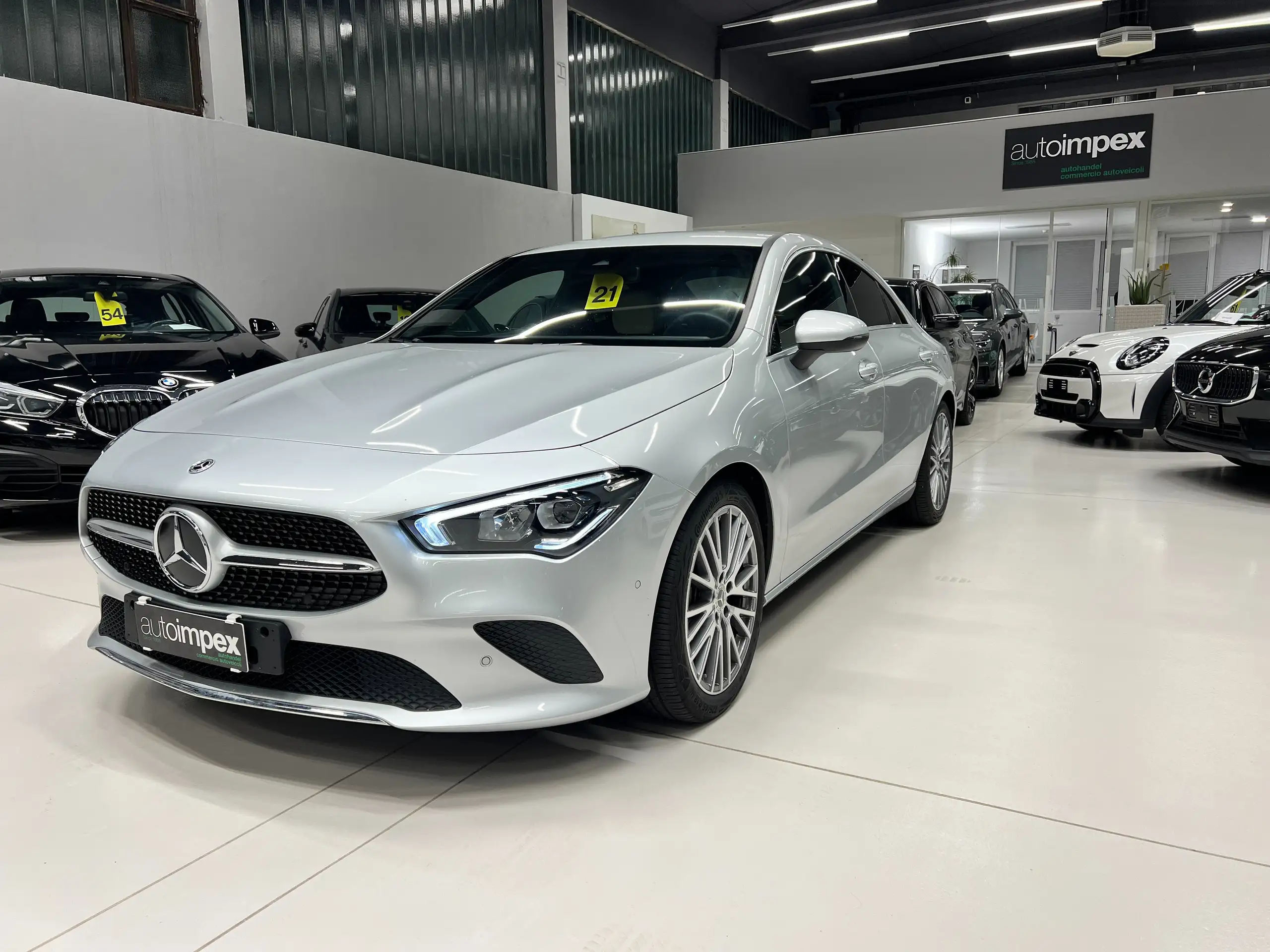 Mercedes-Benz - CLA 200