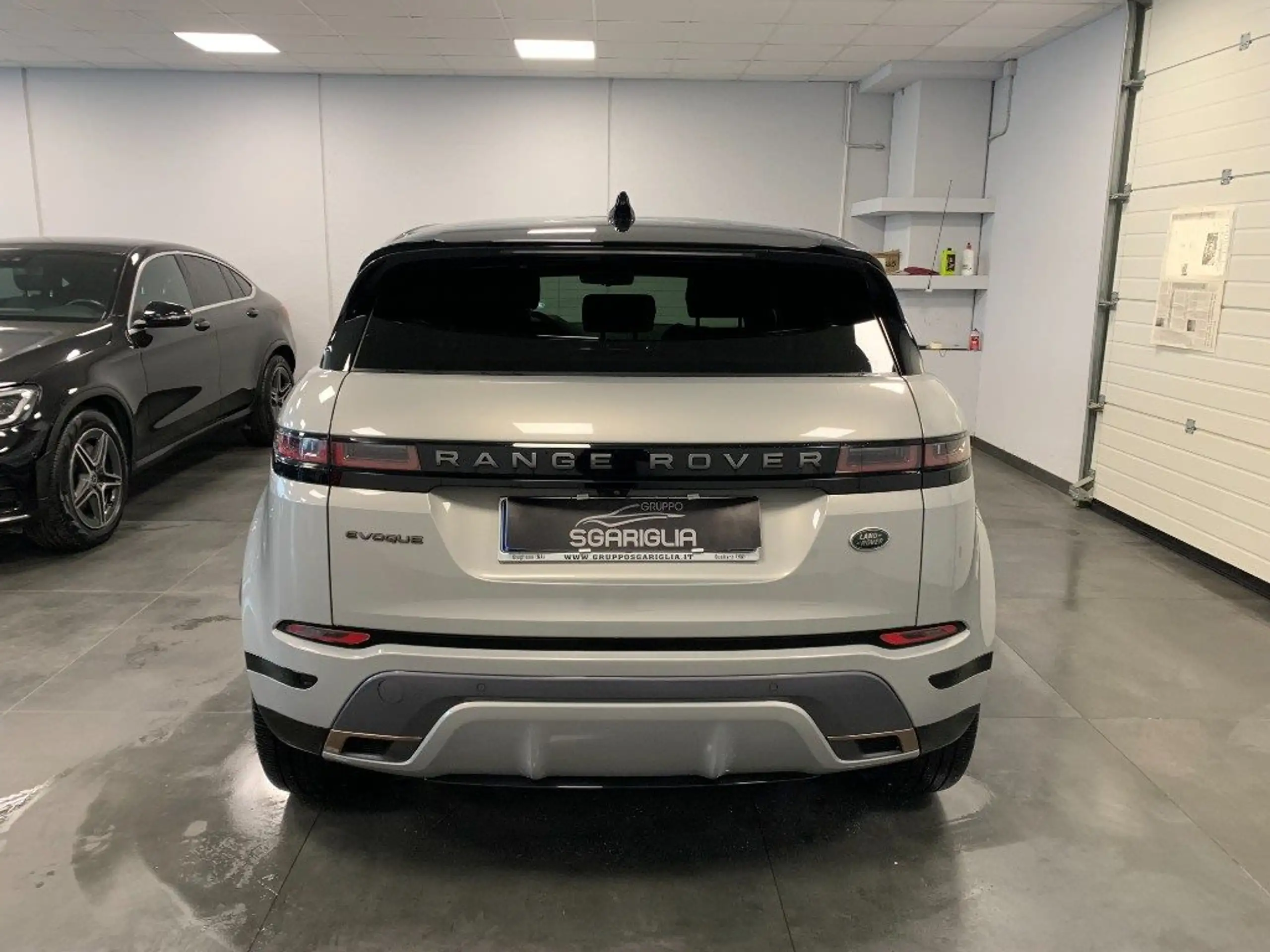 Land Rover - Range Rover Evoque